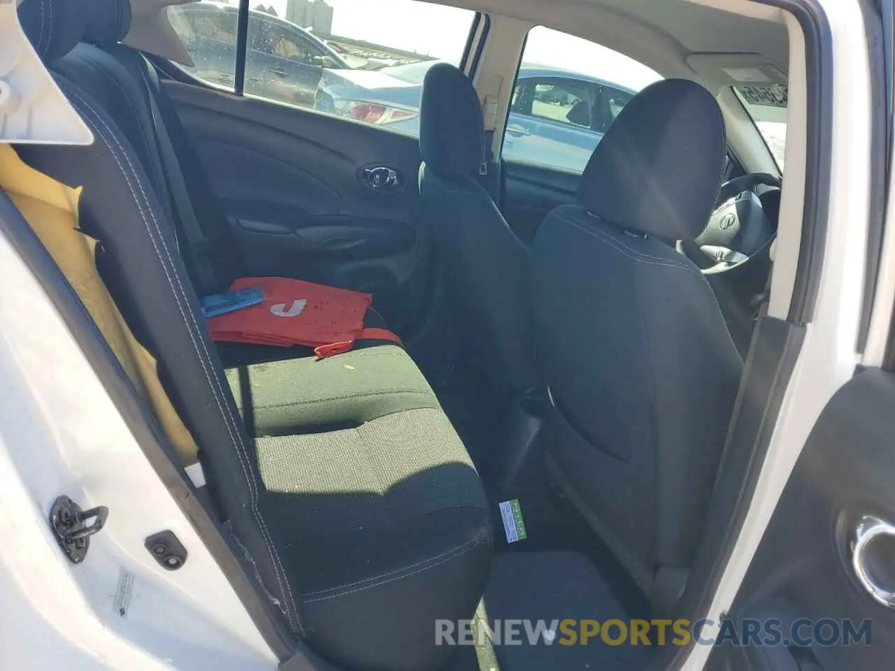 11 Photograph of a damaged car 3N1CN7APXKL865246 NISSAN VERSA 2019