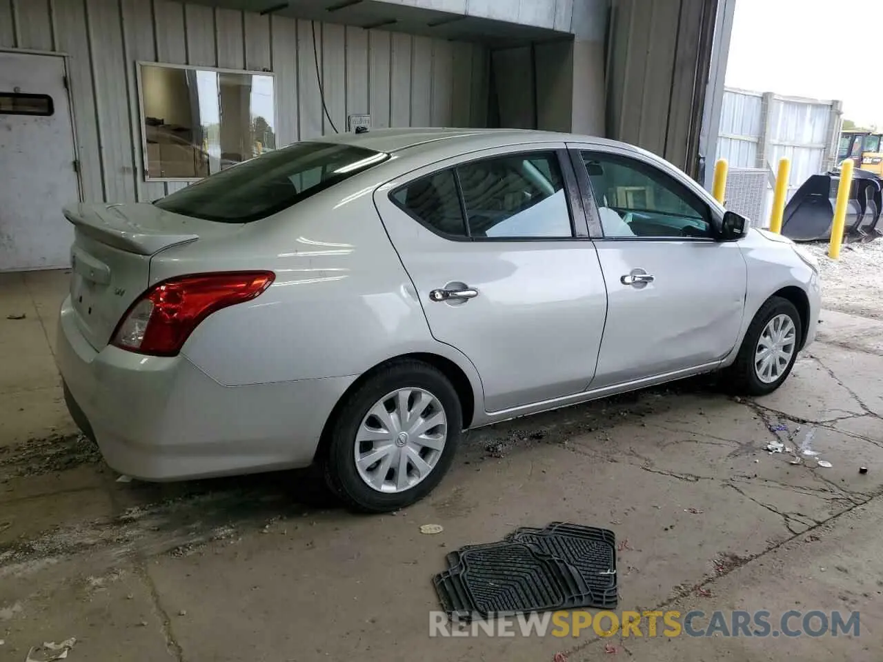 3 Photograph of a damaged car 3N1CN7APXKL878370 NISSAN VERSA 2019