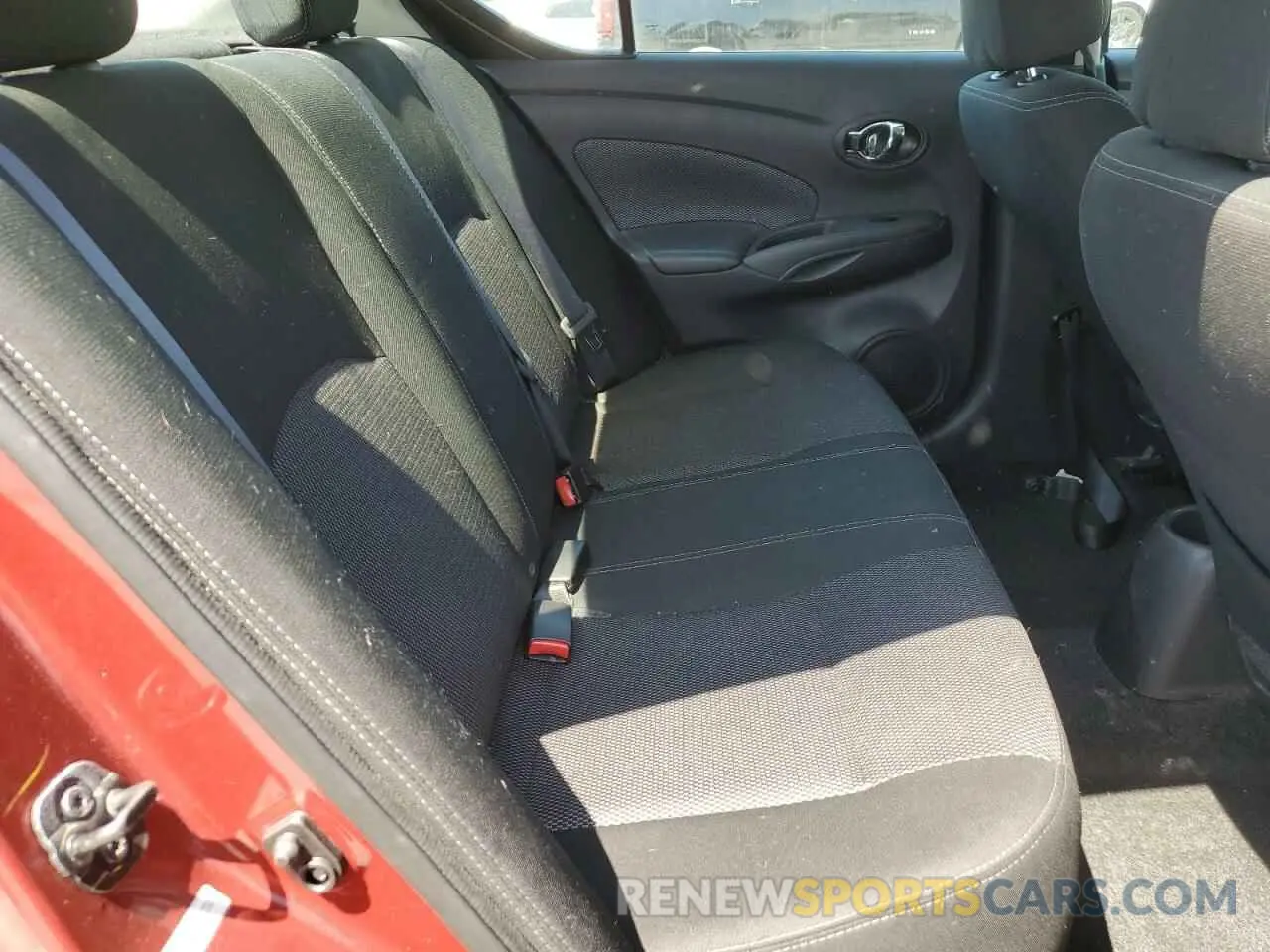10 Photograph of a damaged car 3N1CN7APXKL881298 NISSAN VERSA 2019