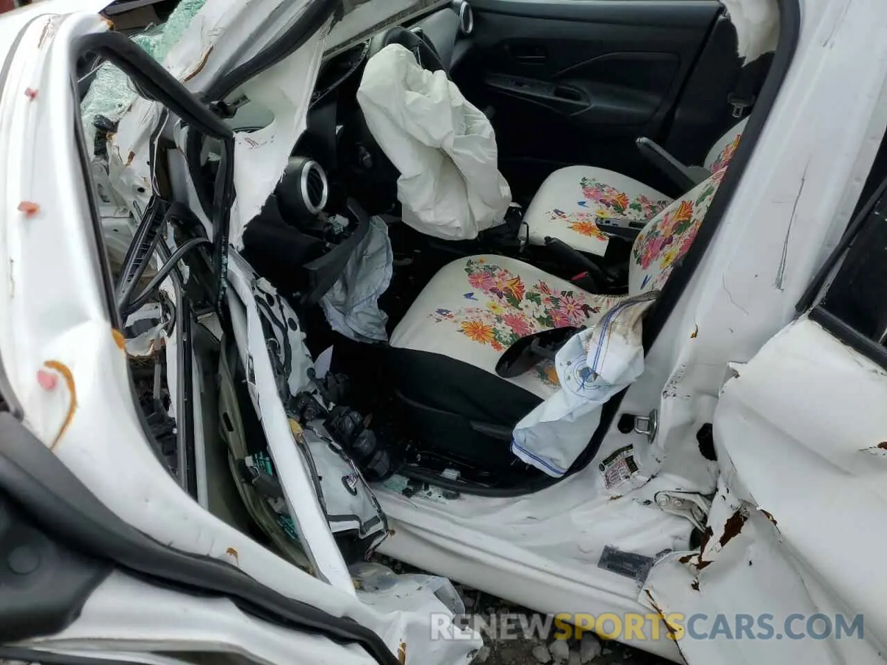 8 Photograph of a damaged car 3N1CN8BV5LL901476 NISSAN VERSA 2020