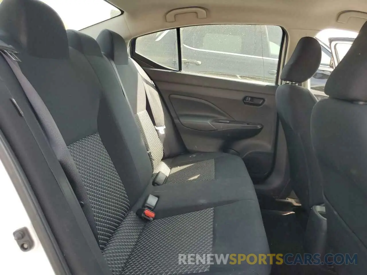10 Photograph of a damaged car 3N1CN8BV6LL800950 NISSAN VERSA 2020
