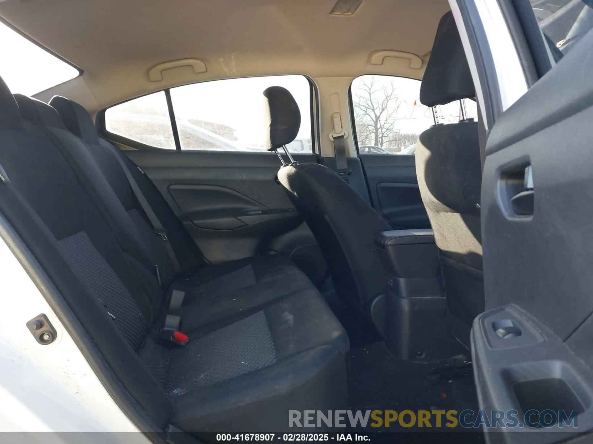 8 Photograph of a damaged car 3N1CN8DV0LL806403 NISSAN VERSA 2020