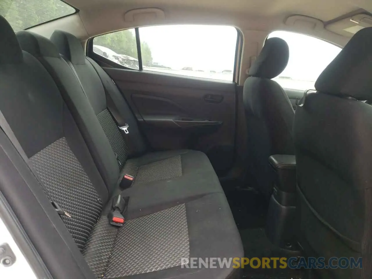 10 Photograph of a damaged car 3N1CN8DV0LL808376 NISSAN VERSA 2020