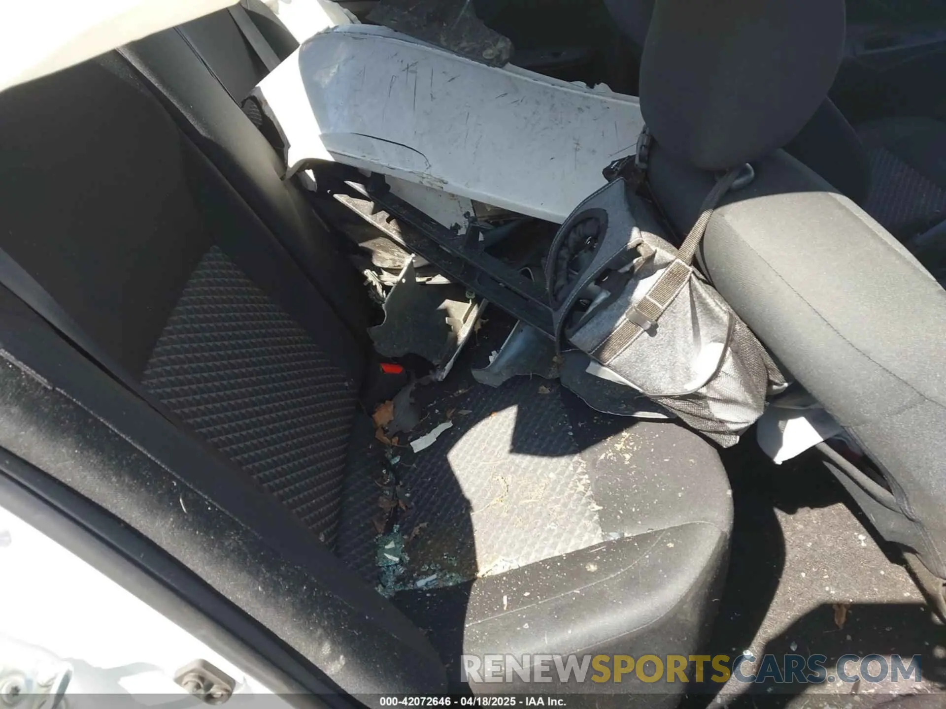 8 Photograph of a damaged car 3N1CN8DV0LL828420 NISSAN VERSA 2020