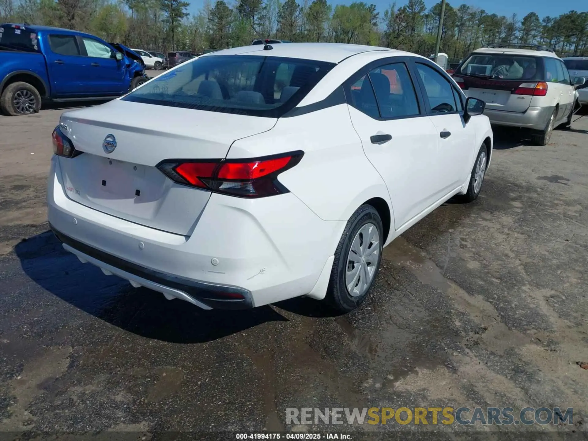 4 Photograph of a damaged car 3N1CN8DV0LL897253 NISSAN VERSA 2020