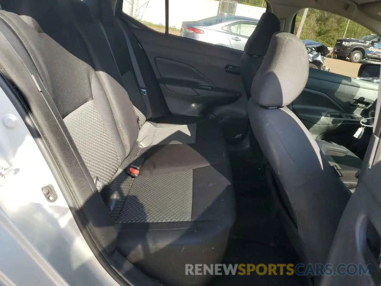 11 Photograph of a damaged car 3N1CN8DV0LL910714 NISSAN VERSA 2020