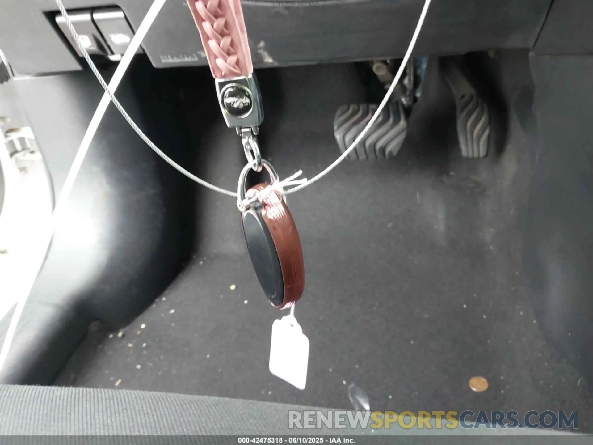 11 Photograph of a damaged car 3N1CN8DV0LL917338 NISSAN VERSA 2020