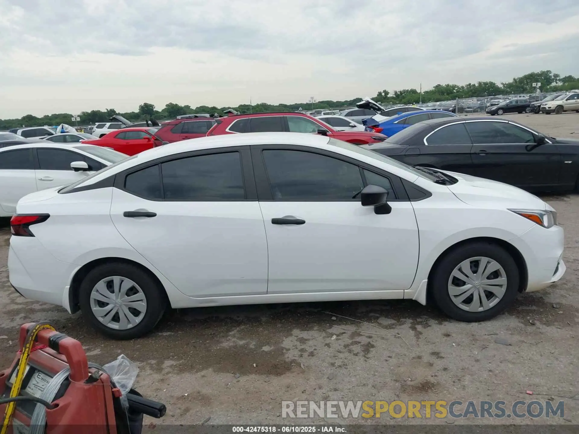 13 Photograph of a damaged car 3N1CN8DV0LL917338 NISSAN VERSA 2020