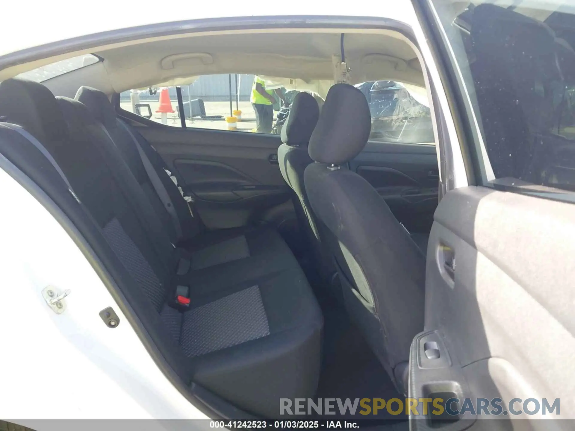 8 Photograph of a damaged car 3N1CN8DV1LL813781 NISSAN VERSA 2020