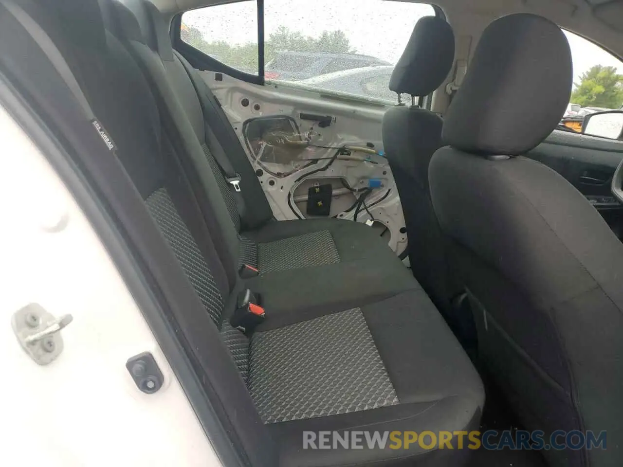 10 Photograph of a damaged car 3N1CN8DV1LL901911 NISSAN VERSA 2020
