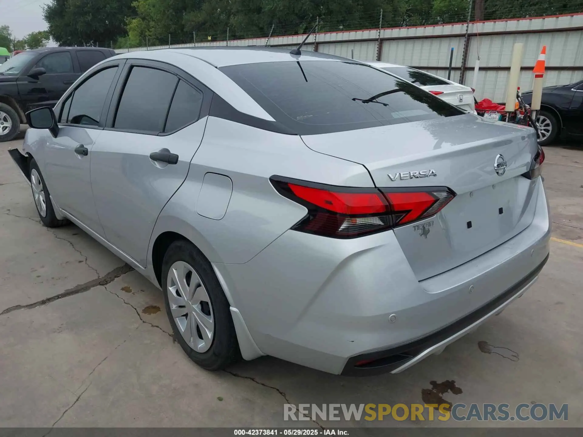3 Photograph of a damaged car 3N1CN8DV1LL917221 NISSAN VERSA 2020
