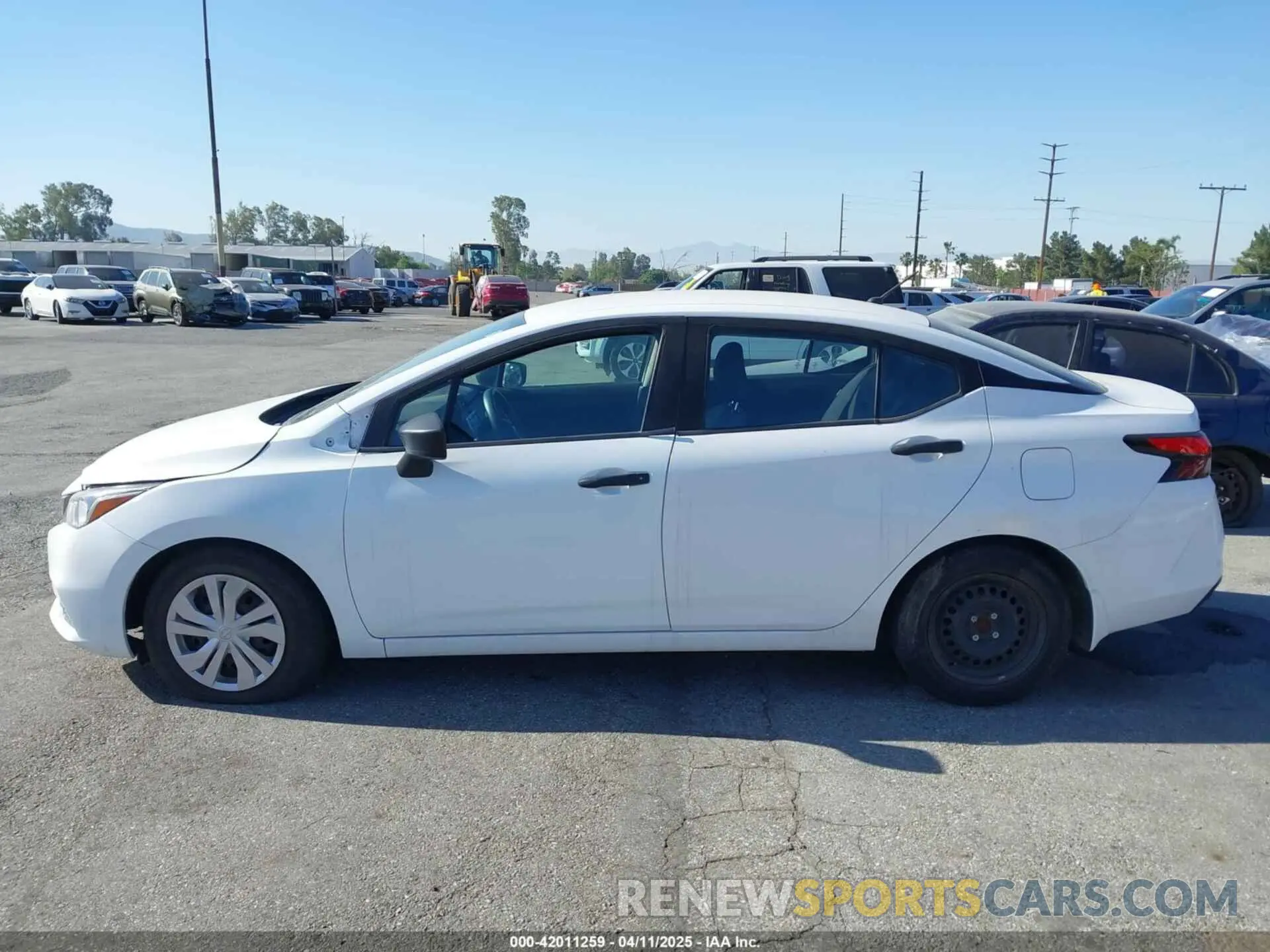 15 Photograph of a damaged car 3N1CN8DV2LL803602 NISSAN VERSA 2020