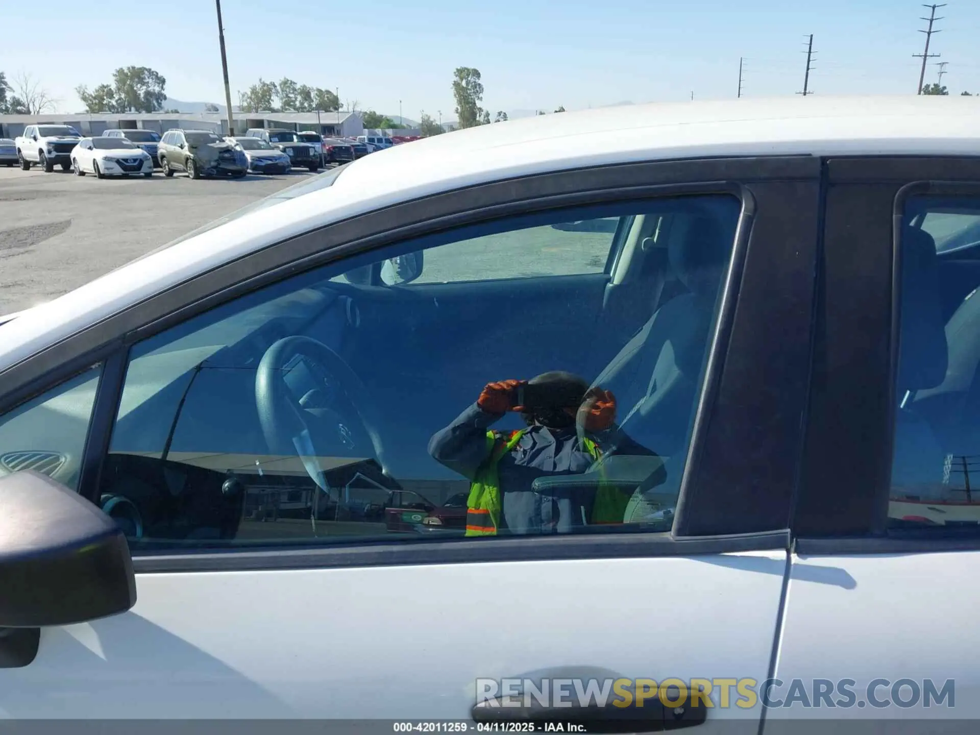 18 Photograph of a damaged car 3N1CN8DV2LL803602 NISSAN VERSA 2020