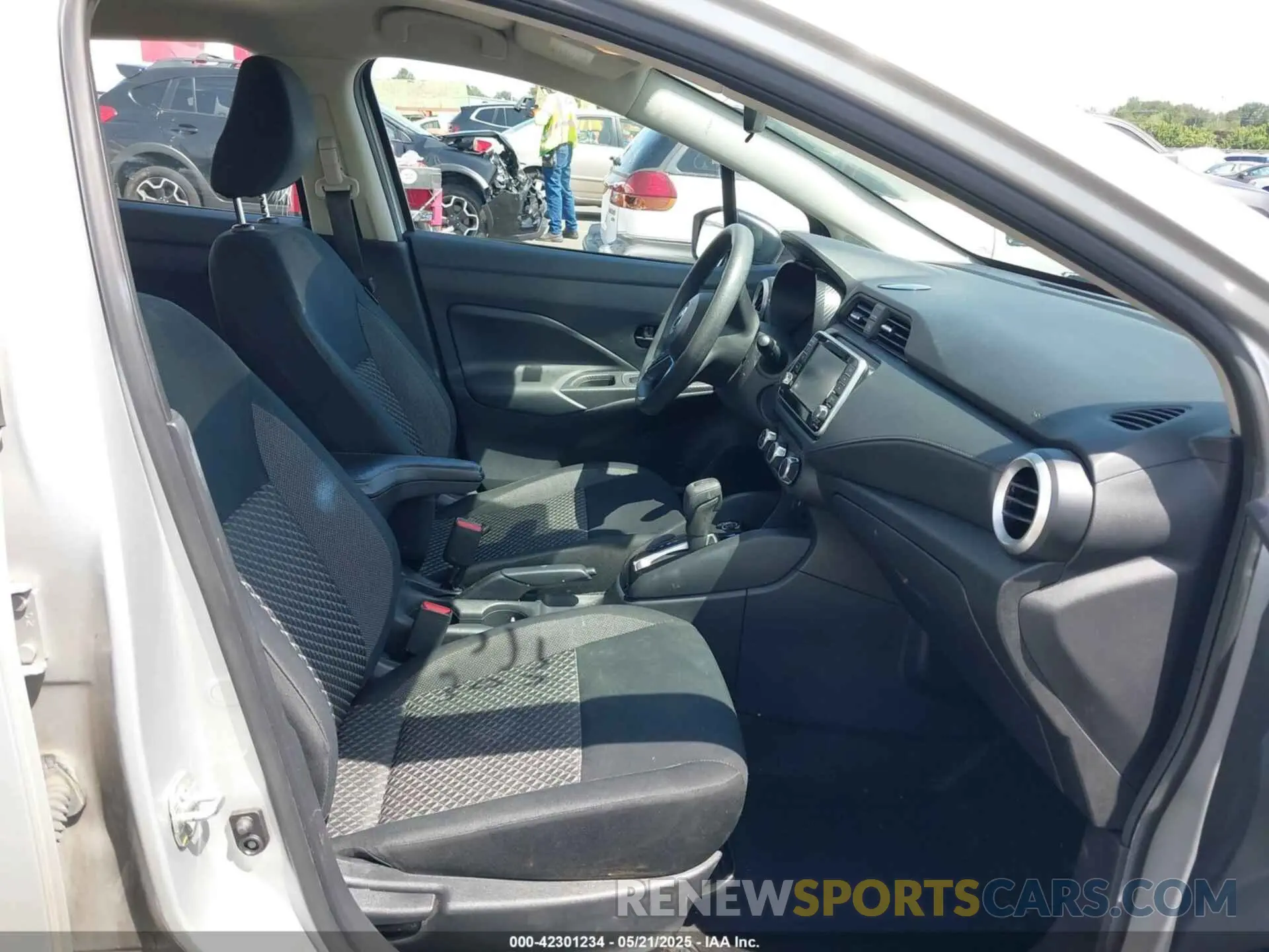 5 Photograph of a damaged car 3N1CN8DV2LL882592 NISSAN VERSA 2020