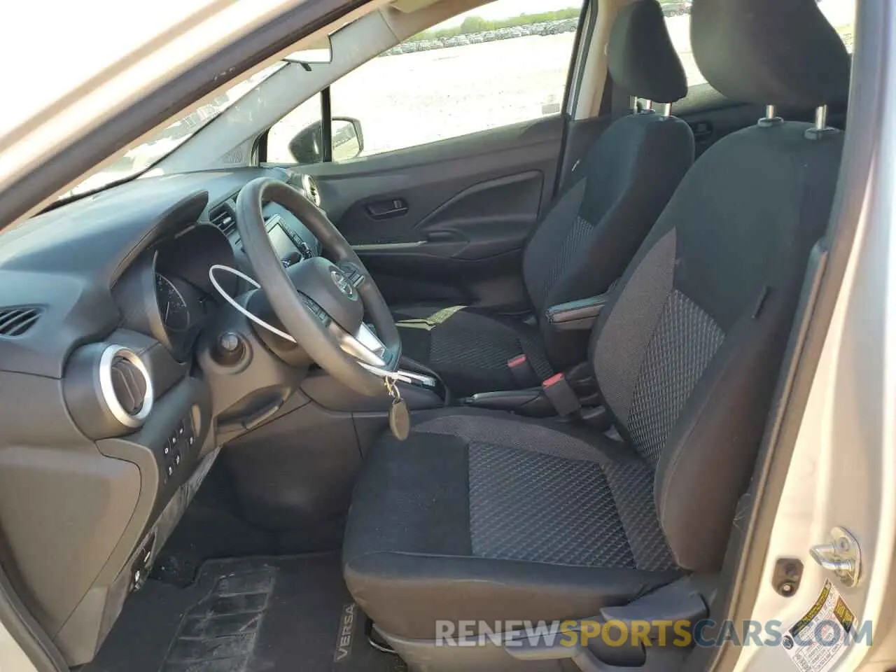 7 Photograph of a damaged car 3N1CN8DV3LL844207 NISSAN VERSA 2020