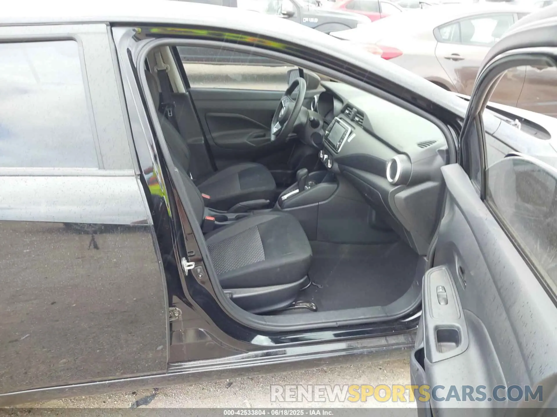 5 Photograph of a damaged car 3N1CN8DV3LL913137 NISSAN VERSA 2020