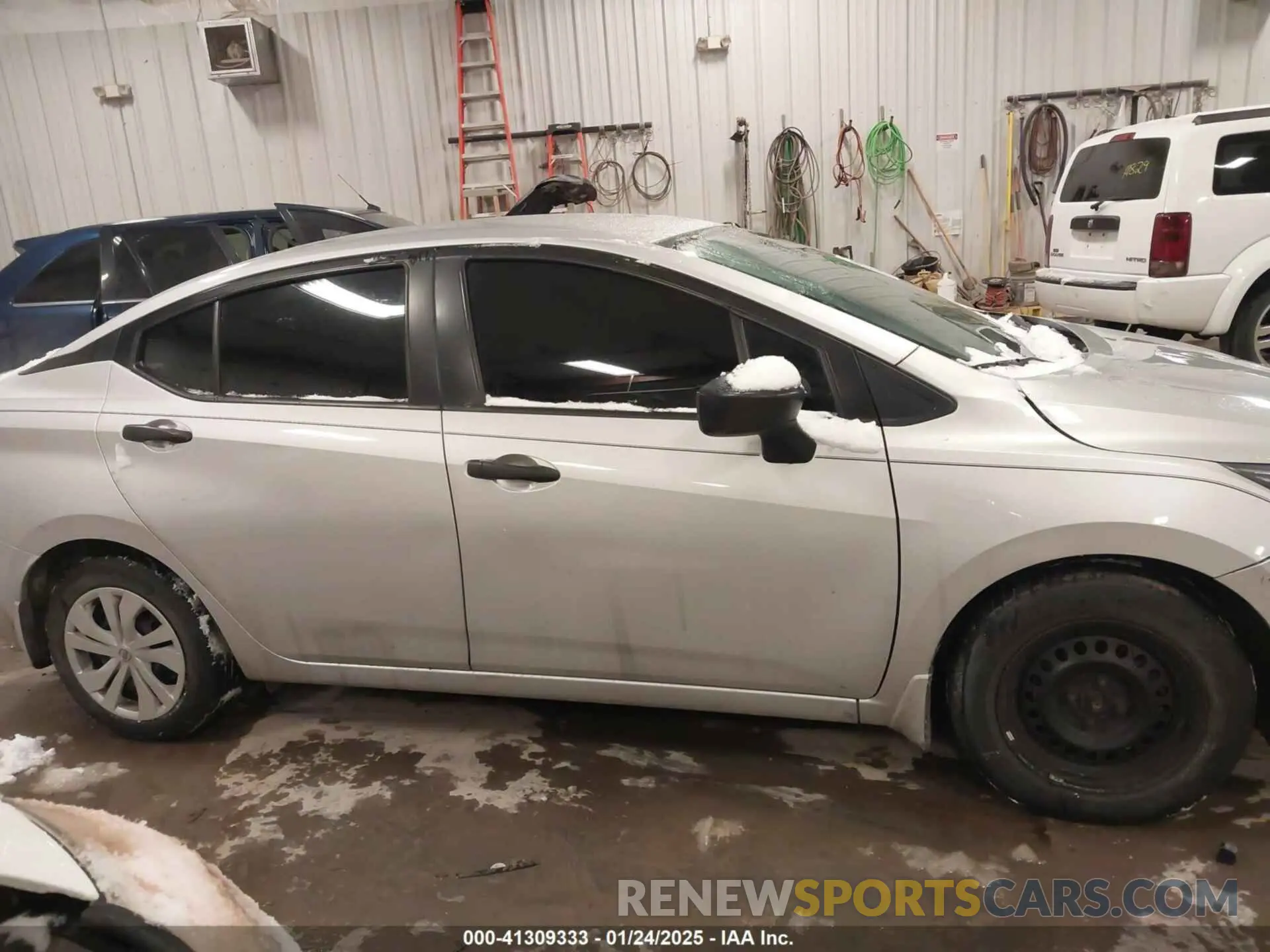 13 Photograph of a damaged car 3N1CN8DV4LL893447 NISSAN VERSA 2020