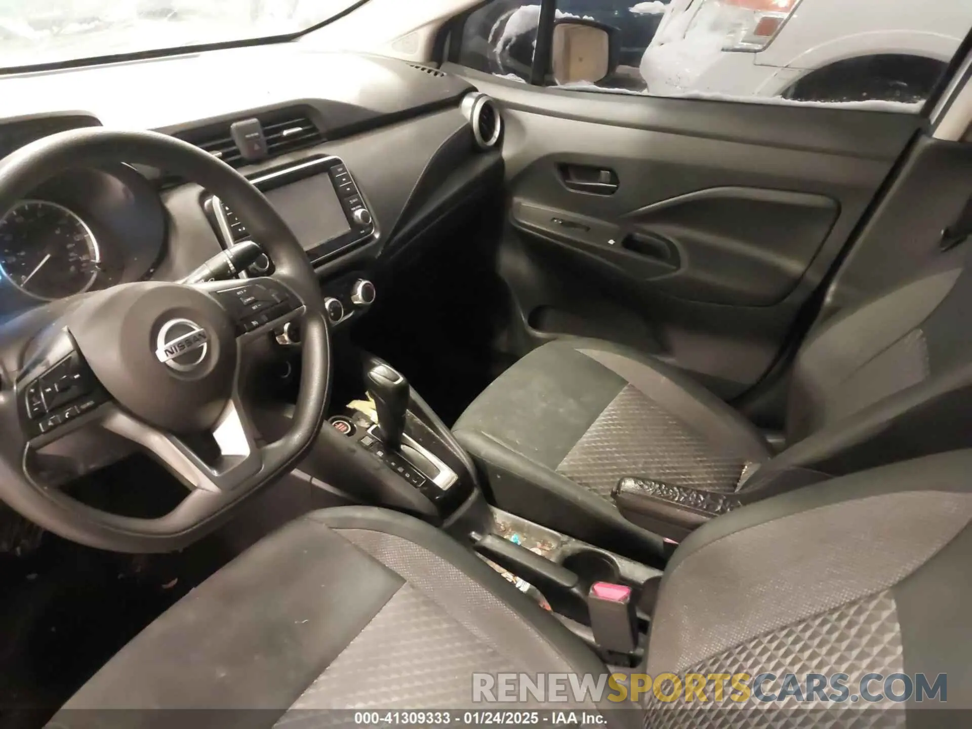 5 Photograph of a damaged car 3N1CN8DV4LL893447 NISSAN VERSA 2020