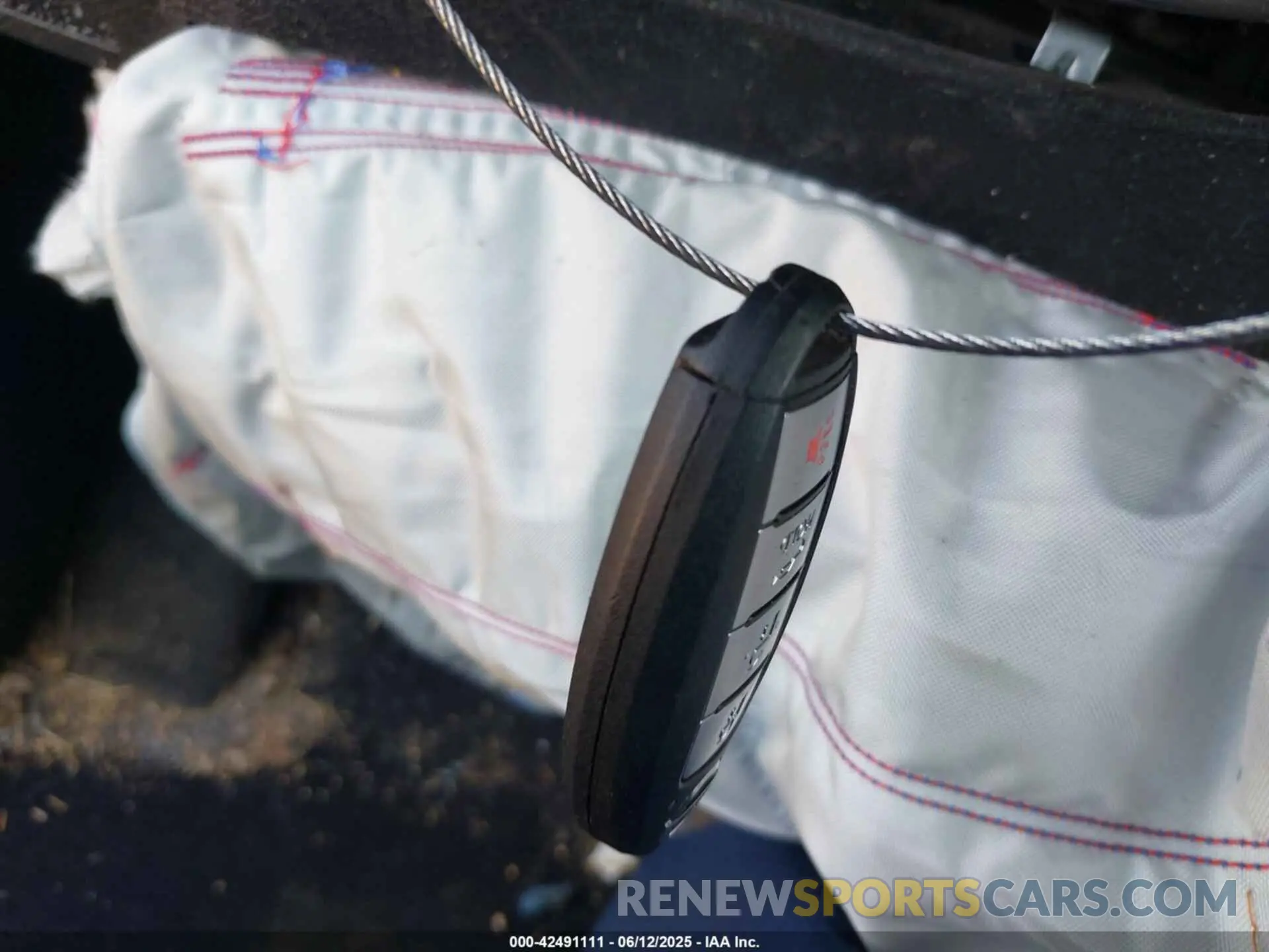 11 Photograph of a damaged car 3N1CN8DV4LL895005 NISSAN VERSA 2020