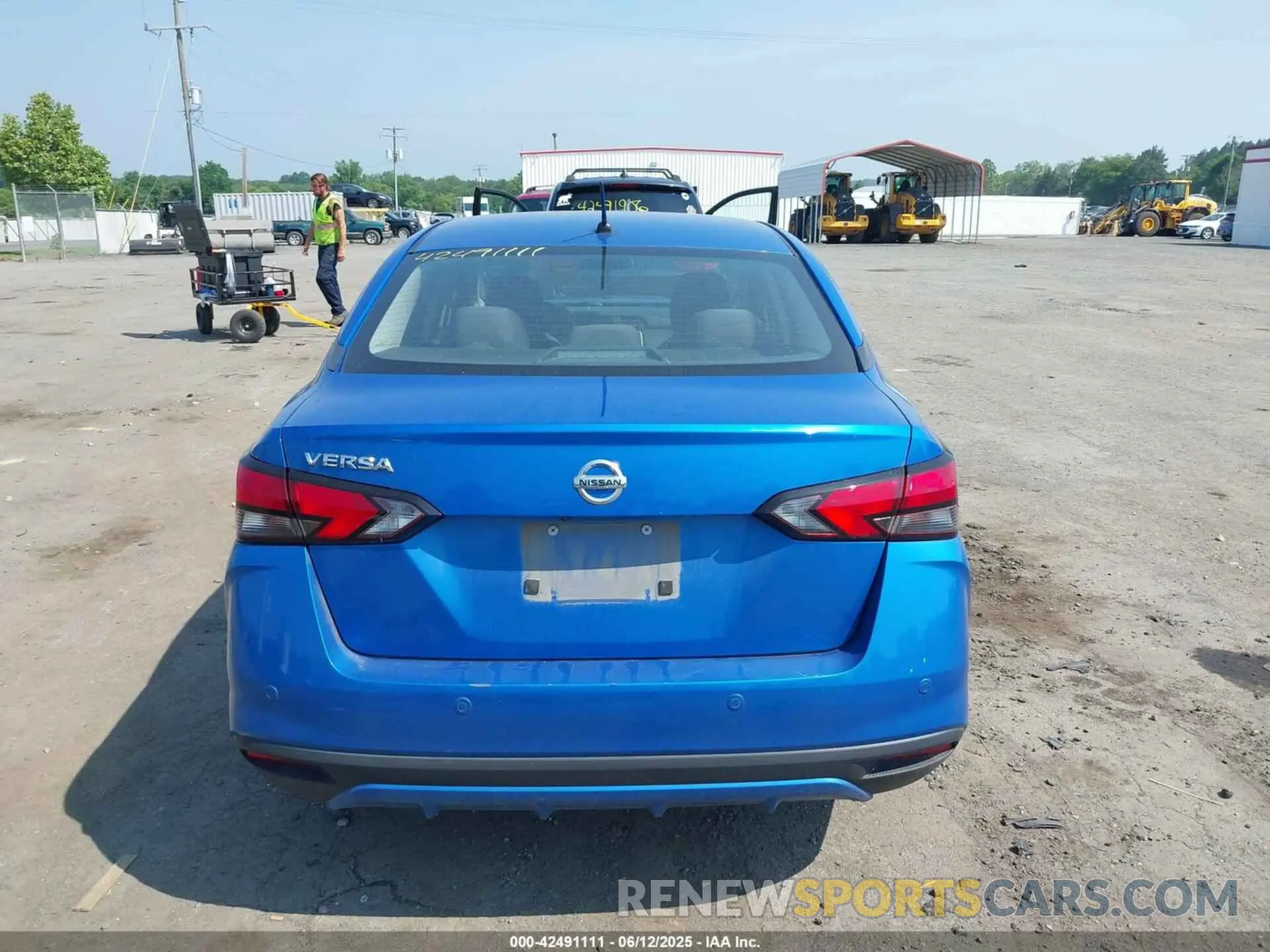 16 Photograph of a damaged car 3N1CN8DV4LL895005 NISSAN VERSA 2020