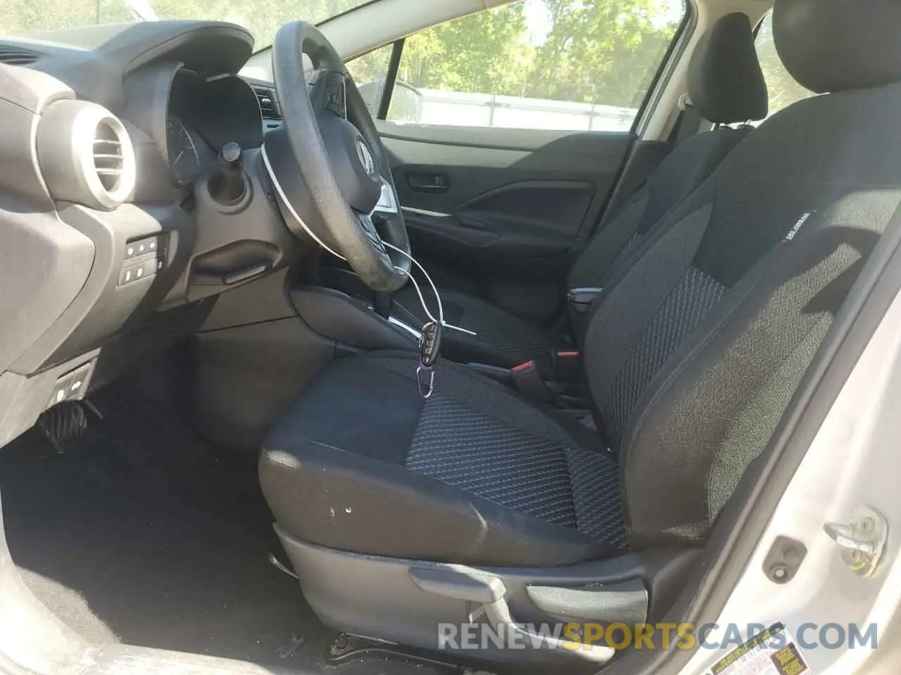 7 Photograph of a damaged car 3N1CN8DV4LL901997 NISSAN VERSA 2020
