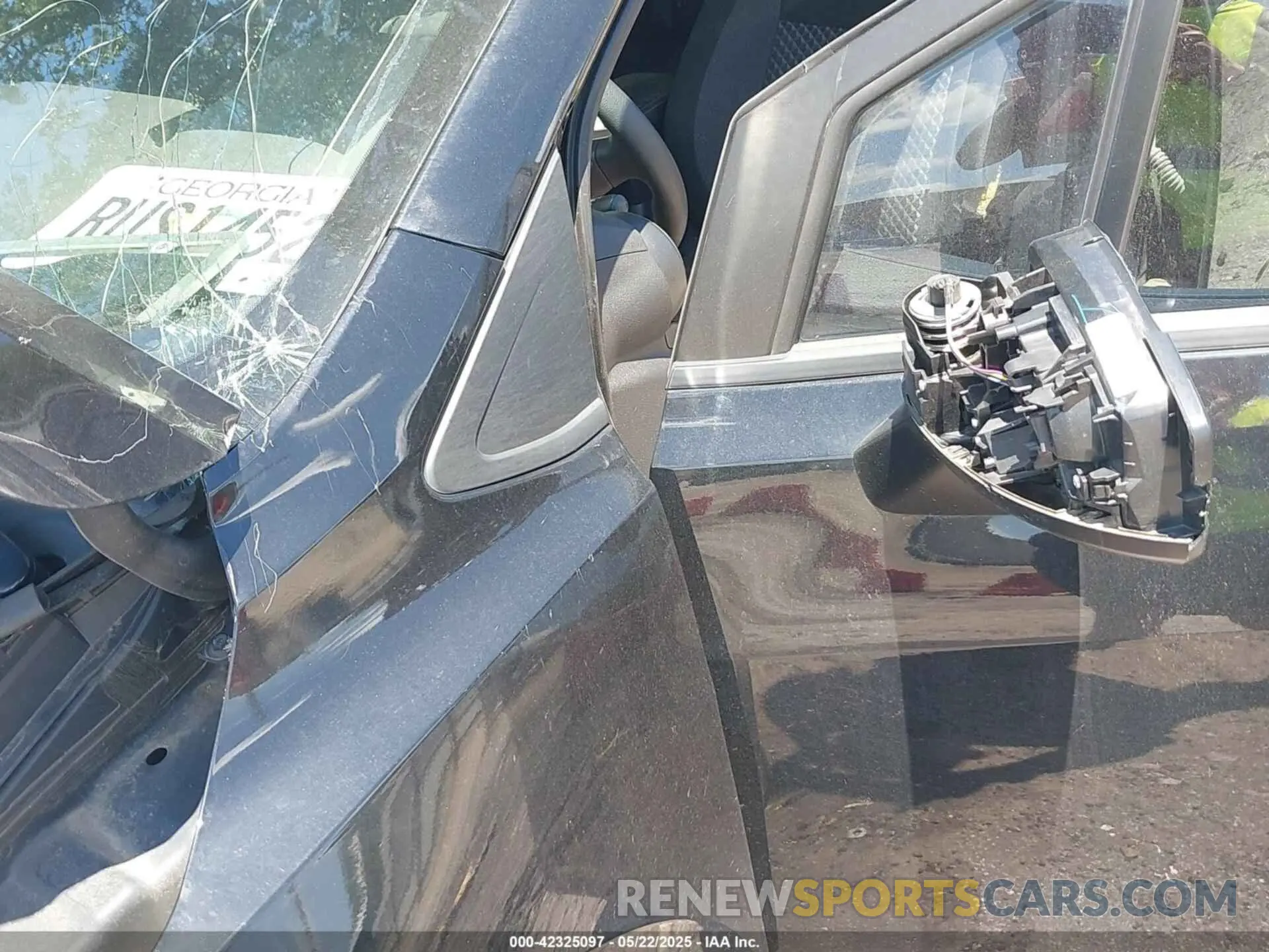 17 Photograph of a damaged car 3N1CN8DV5LL839591 NISSAN VERSA 2020