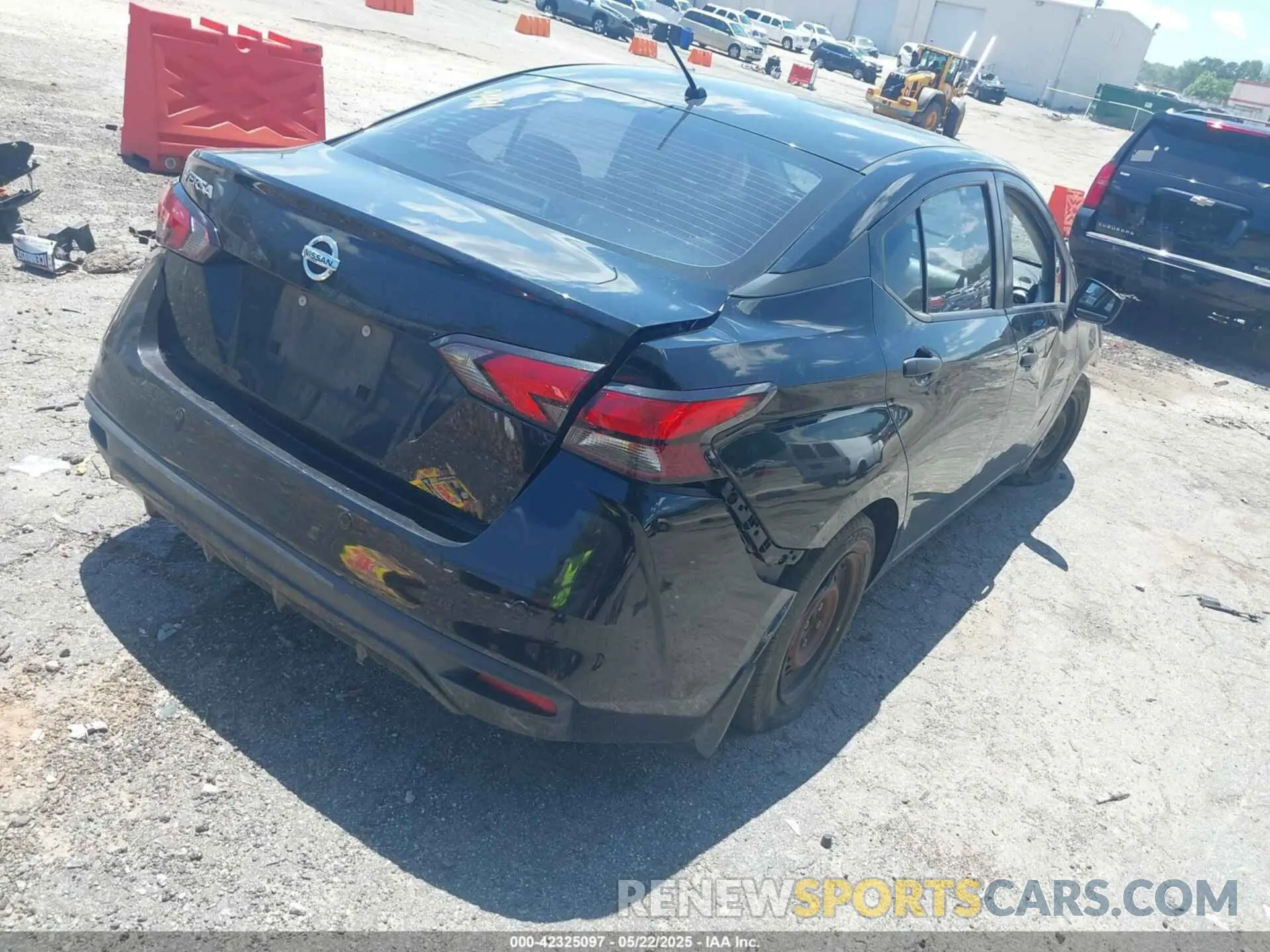 4 Photograph of a damaged car 3N1CN8DV5LL839591 NISSAN VERSA 2020