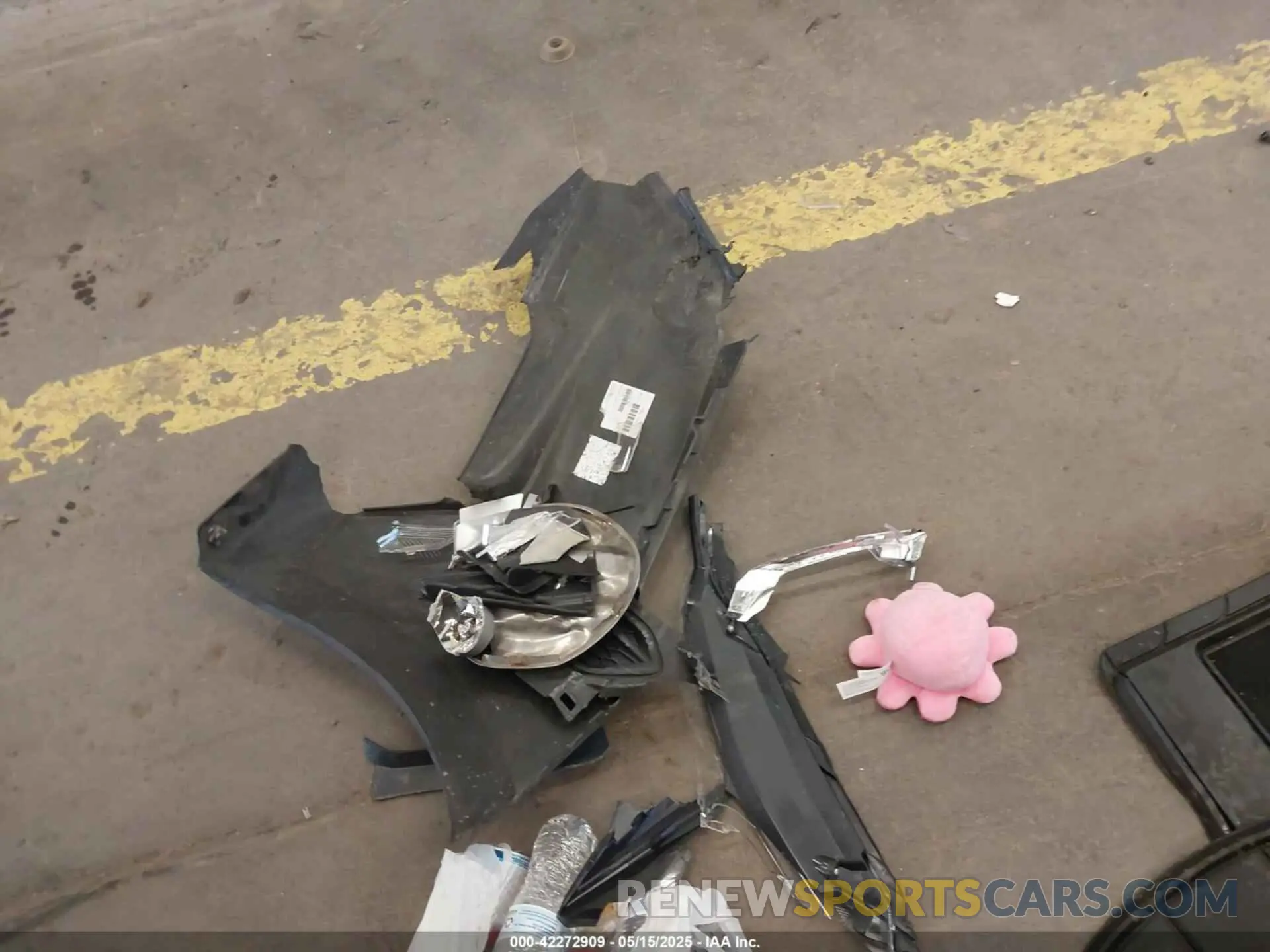 11 Photograph of a damaged car 3N1CN8DV5LL850834 NISSAN VERSA 2020