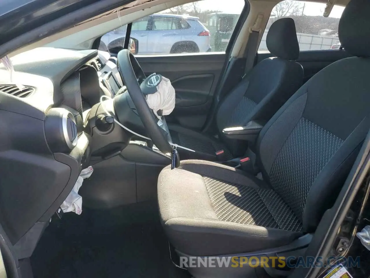 7 Photograph of a damaged car 3N1CN8DV5LL901815 NISSAN VERSA 2020