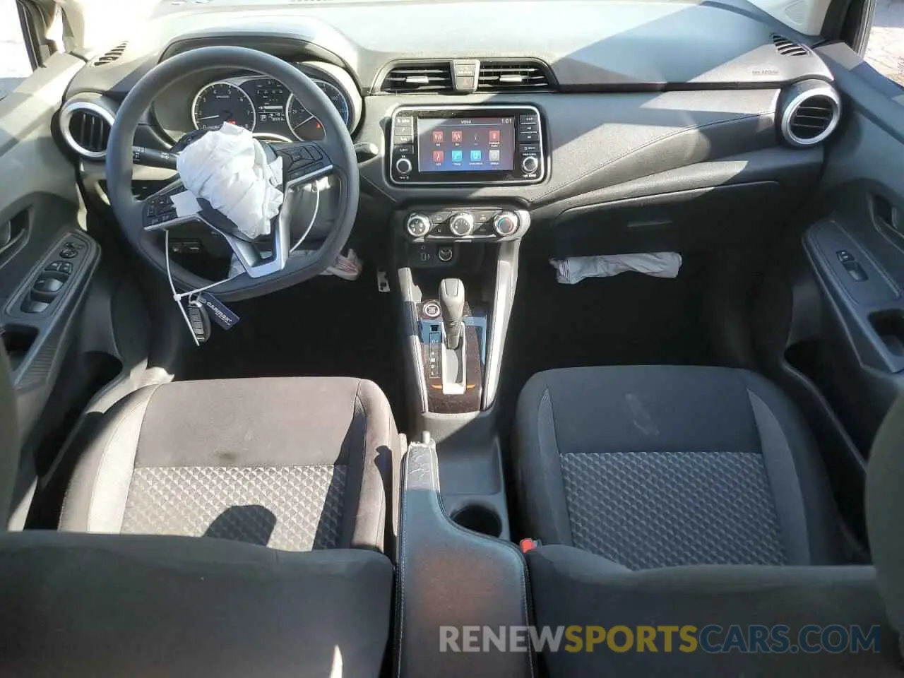 8 Photograph of a damaged car 3N1CN8DV5LL901815 NISSAN VERSA 2020