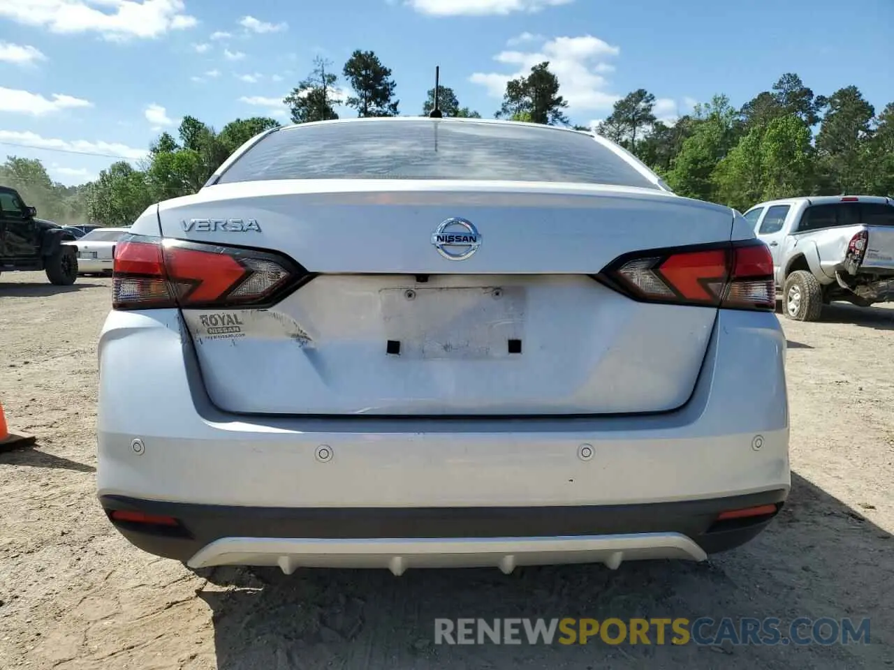 6 Photograph of a damaged car 3N1CN8DV5LL904648 NISSAN VERSA 2020