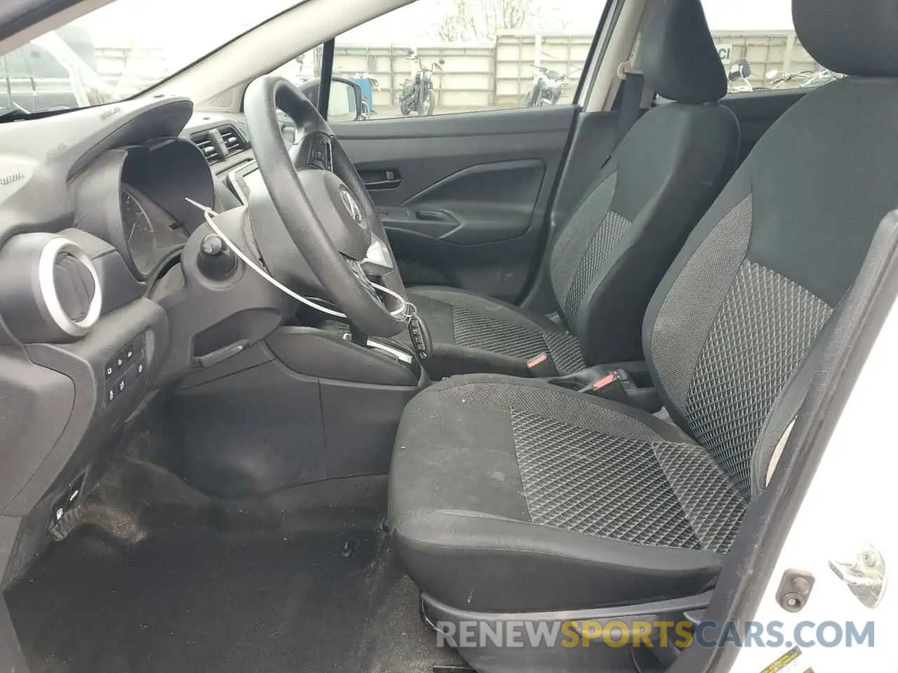 7 Photograph of a damaged car 3N1CN8DV6LL903783 NISSAN VERSA 2020