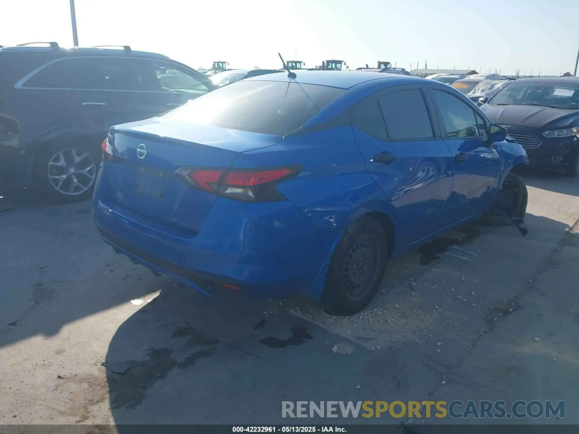 4 Photograph of a damaged car 3N1CN8DV6LL915030 NISSAN VERSA 2020