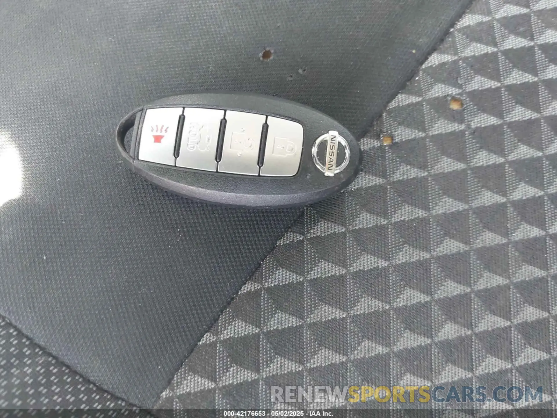 11 Photograph of a damaged car 3N1CN8DV6LL918073 NISSAN VERSA 2020