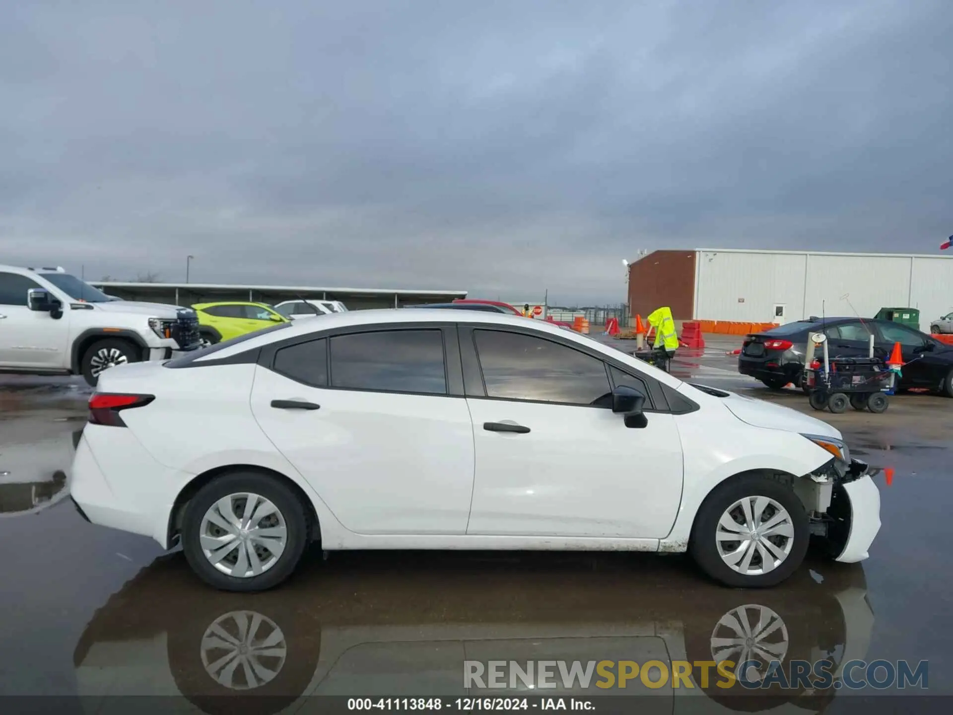 13 Photograph of a damaged car 3N1CN8DV7LL850060 NISSAN VERSA 2020
