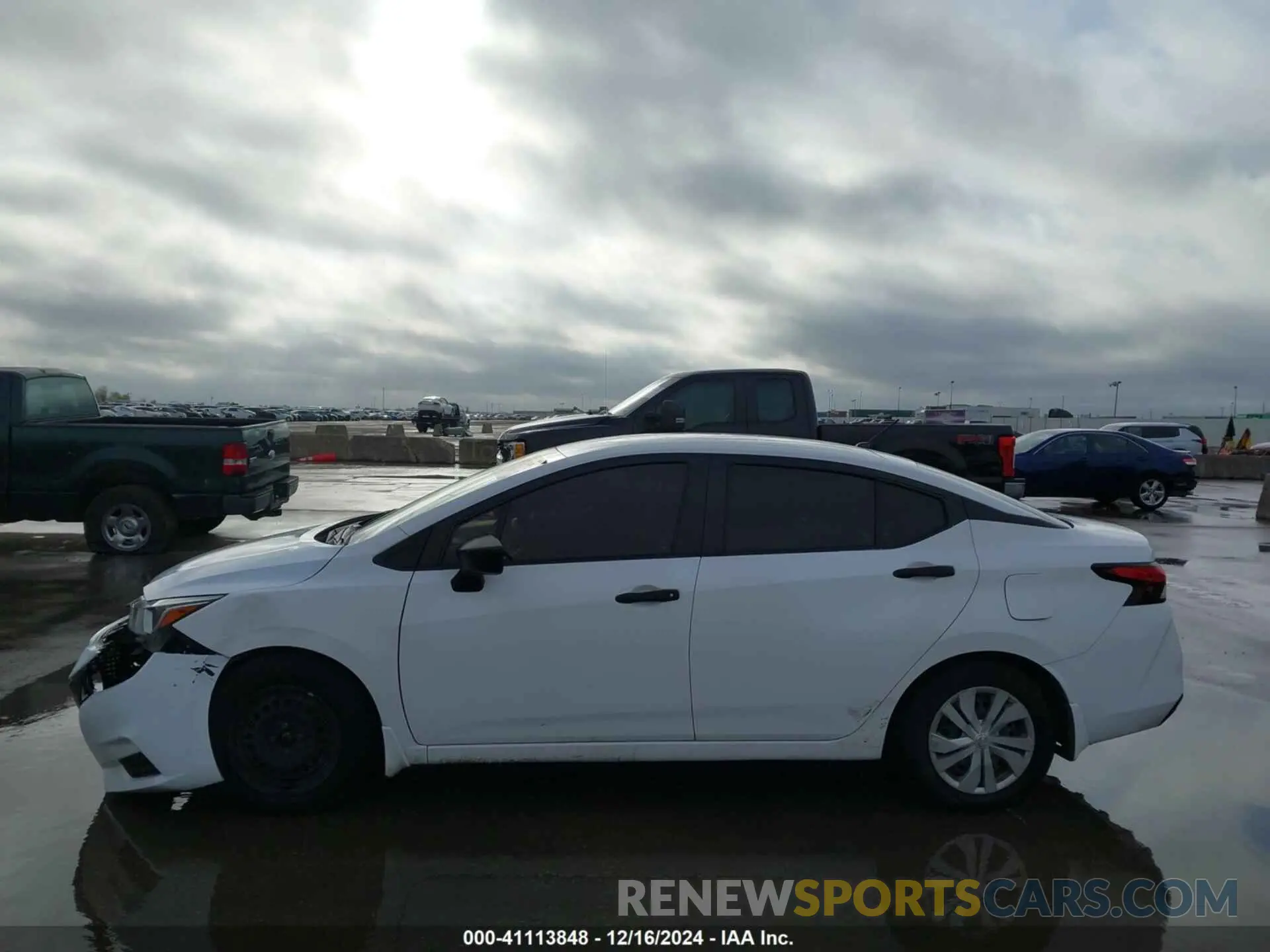 14 Photograph of a damaged car 3N1CN8DV7LL850060 NISSAN VERSA 2020
