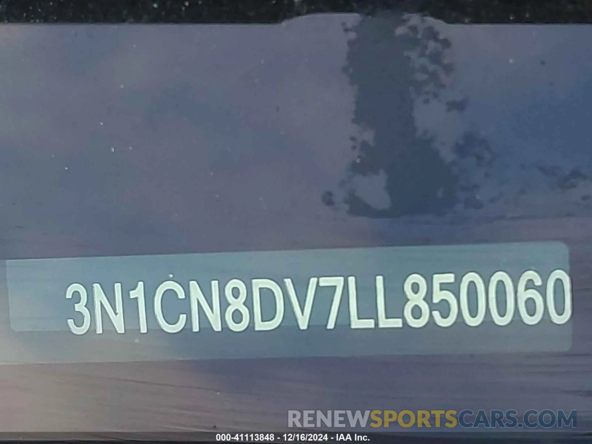 17 Photograph of a damaged car 3N1CN8DV7LL850060 NISSAN VERSA 2020