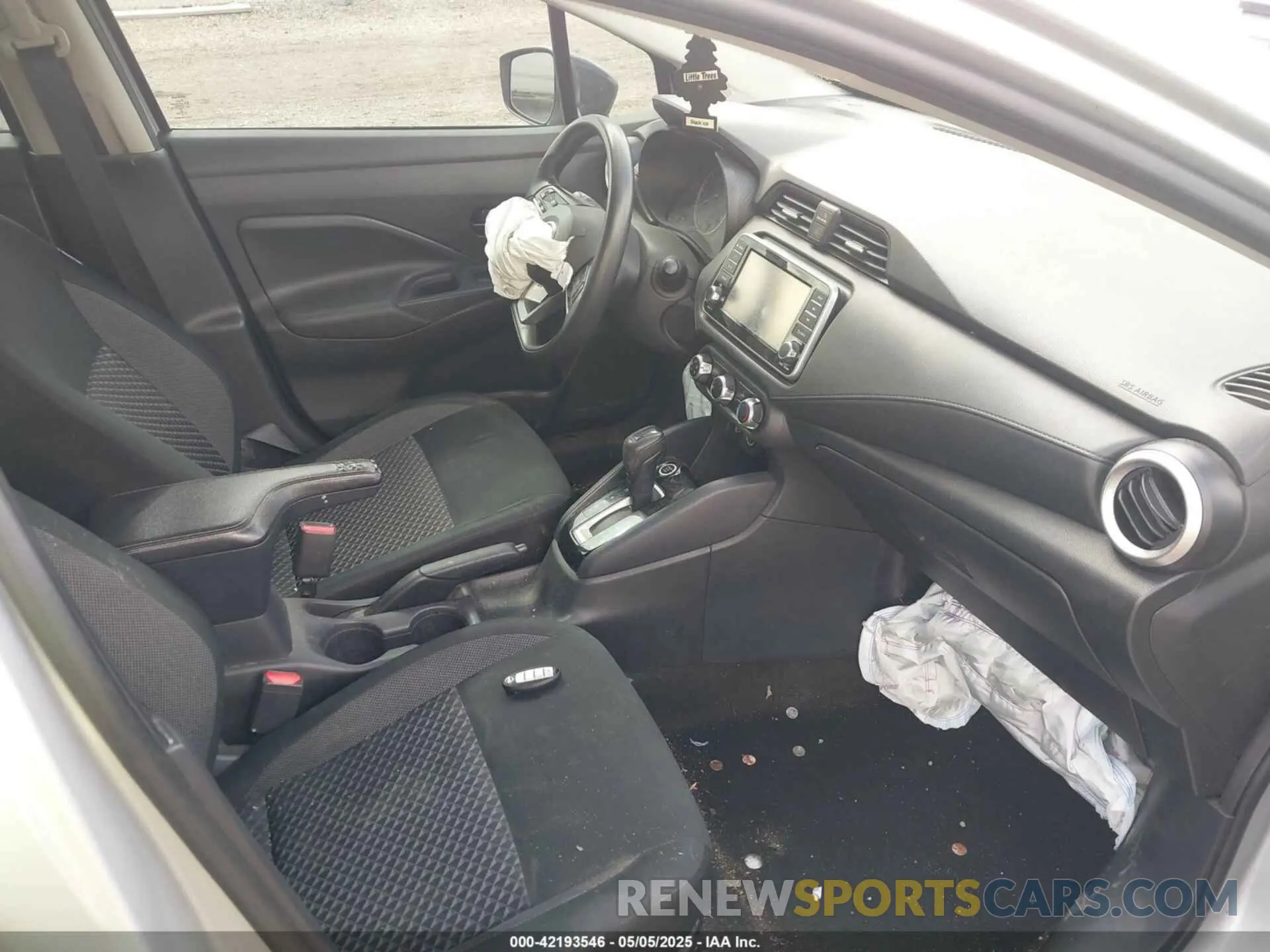 5 Photograph of a damaged car 3N1CN8DV7LL874584 NISSAN VERSA 2020