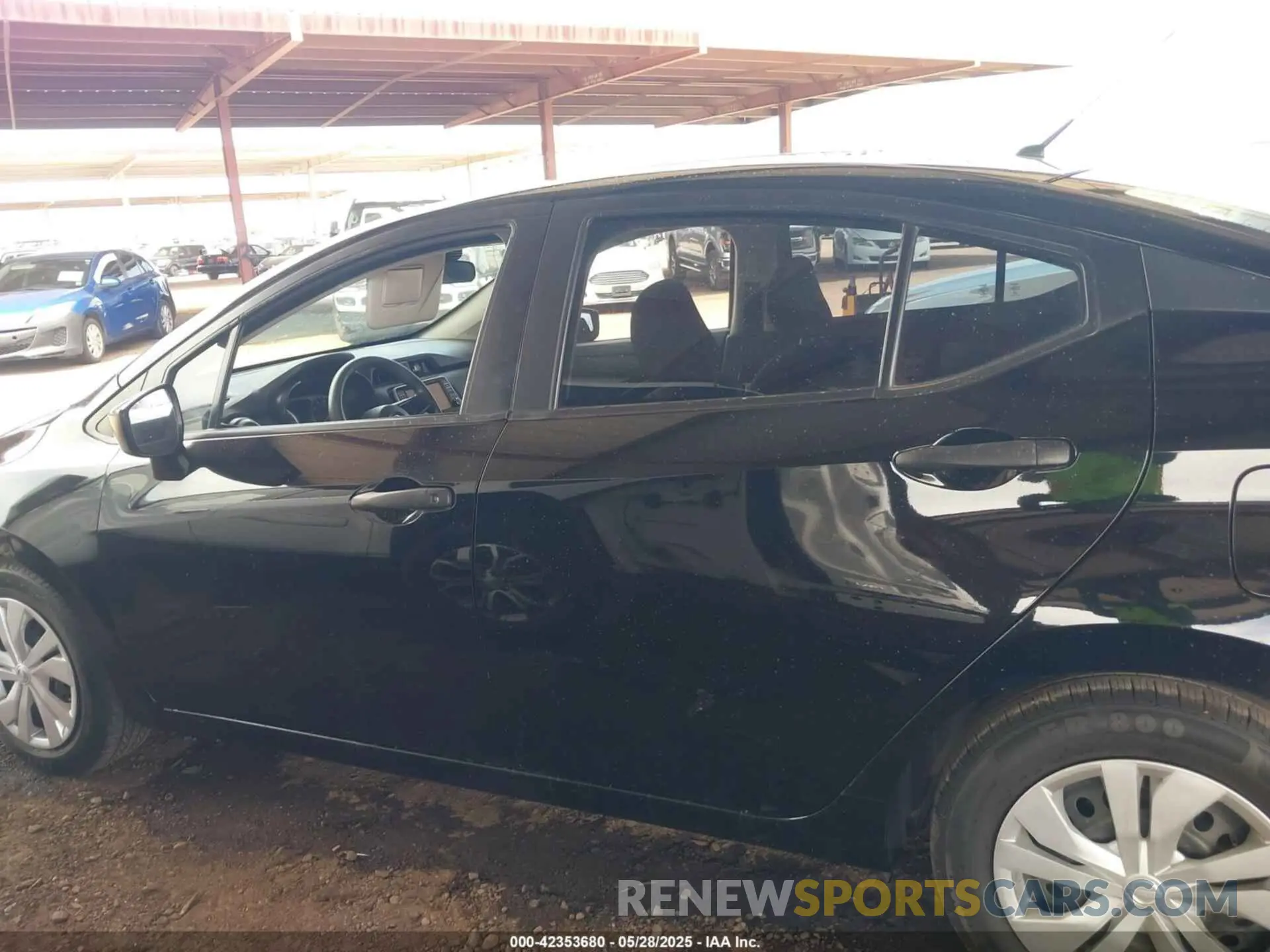 15 Photograph of a damaged car 3N1CN8DV7LL884242 NISSAN VERSA 2020