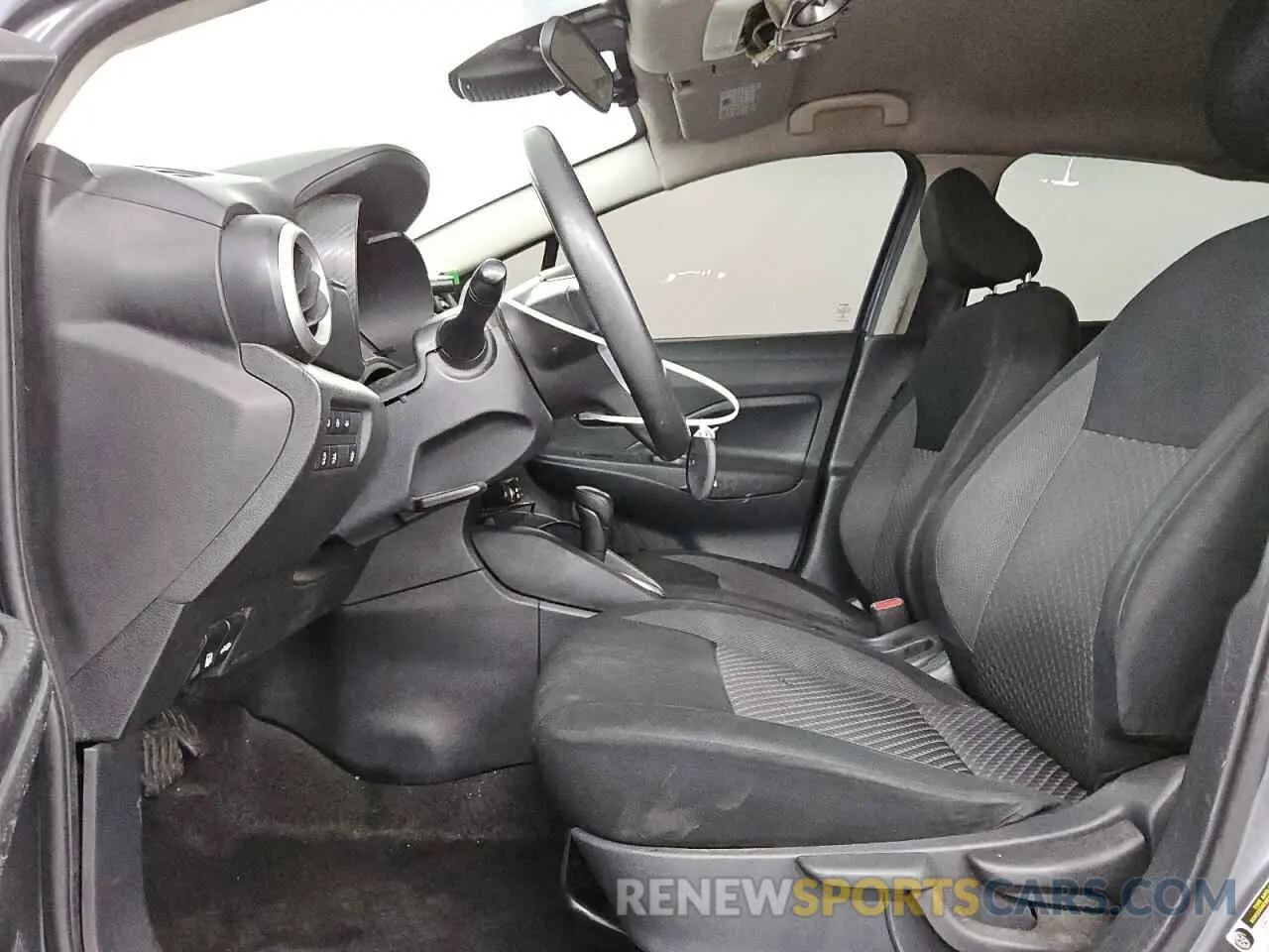 7 Photograph of a damaged car 3N1CN8DV8LL805273 NISSAN VERSA 2020