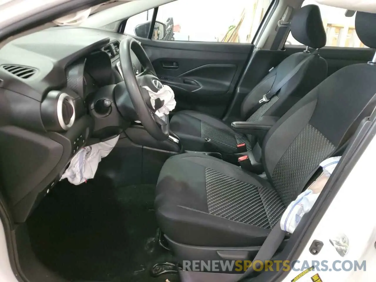 7 Photograph of a damaged car 3N1CN8DV8LL879311 NISSAN VERSA 2020