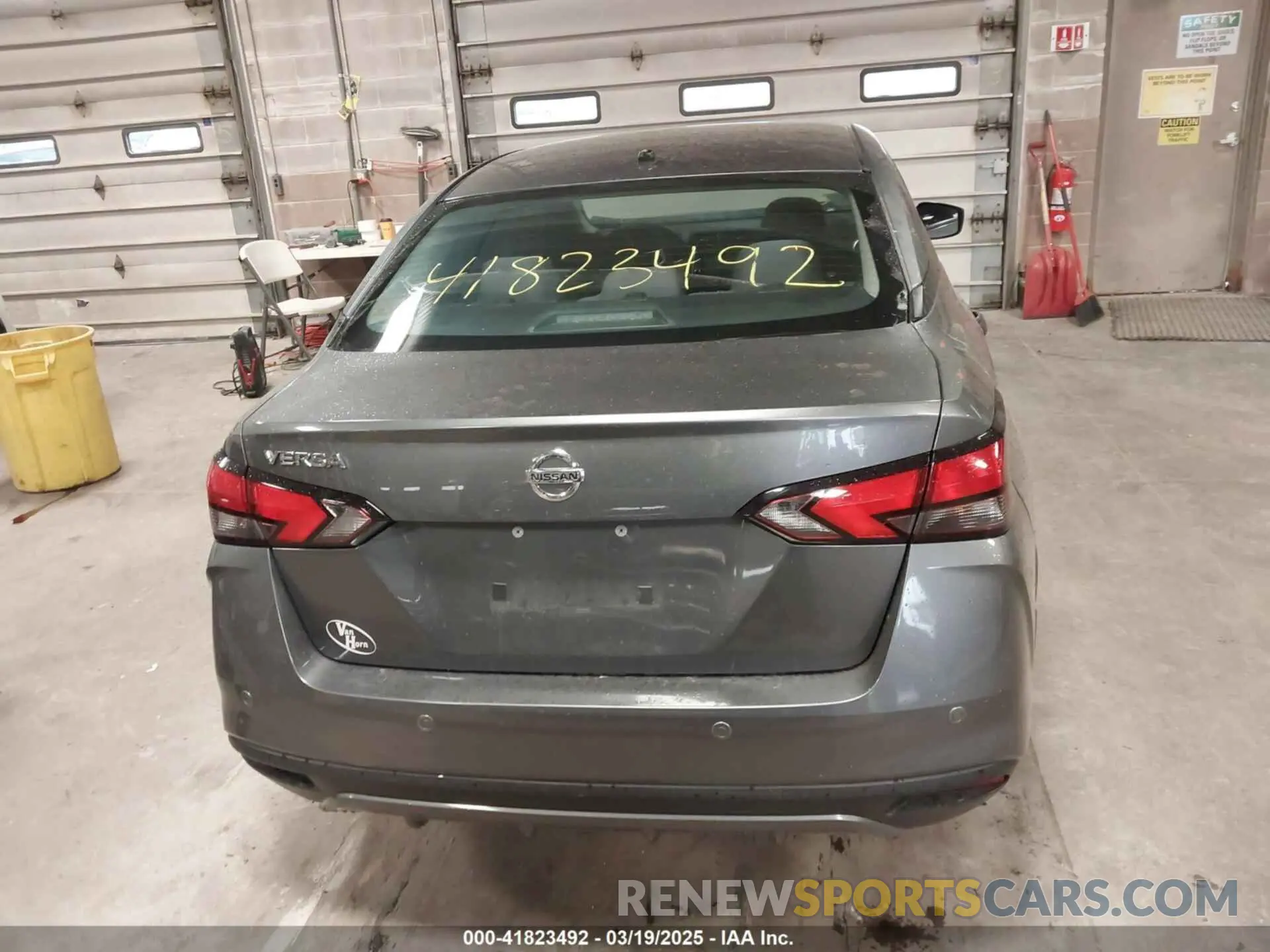 17 Photograph of a damaged car 3N1CN8DV8LL912372 NISSAN VERSA 2020