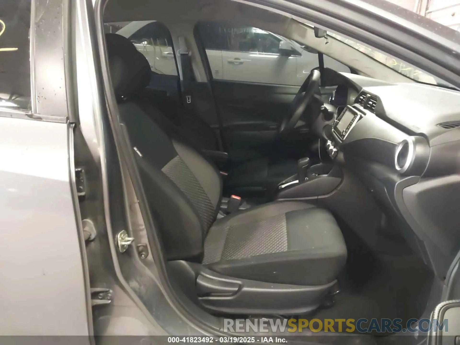 5 Photograph of a damaged car 3N1CN8DV8LL912372 NISSAN VERSA 2020