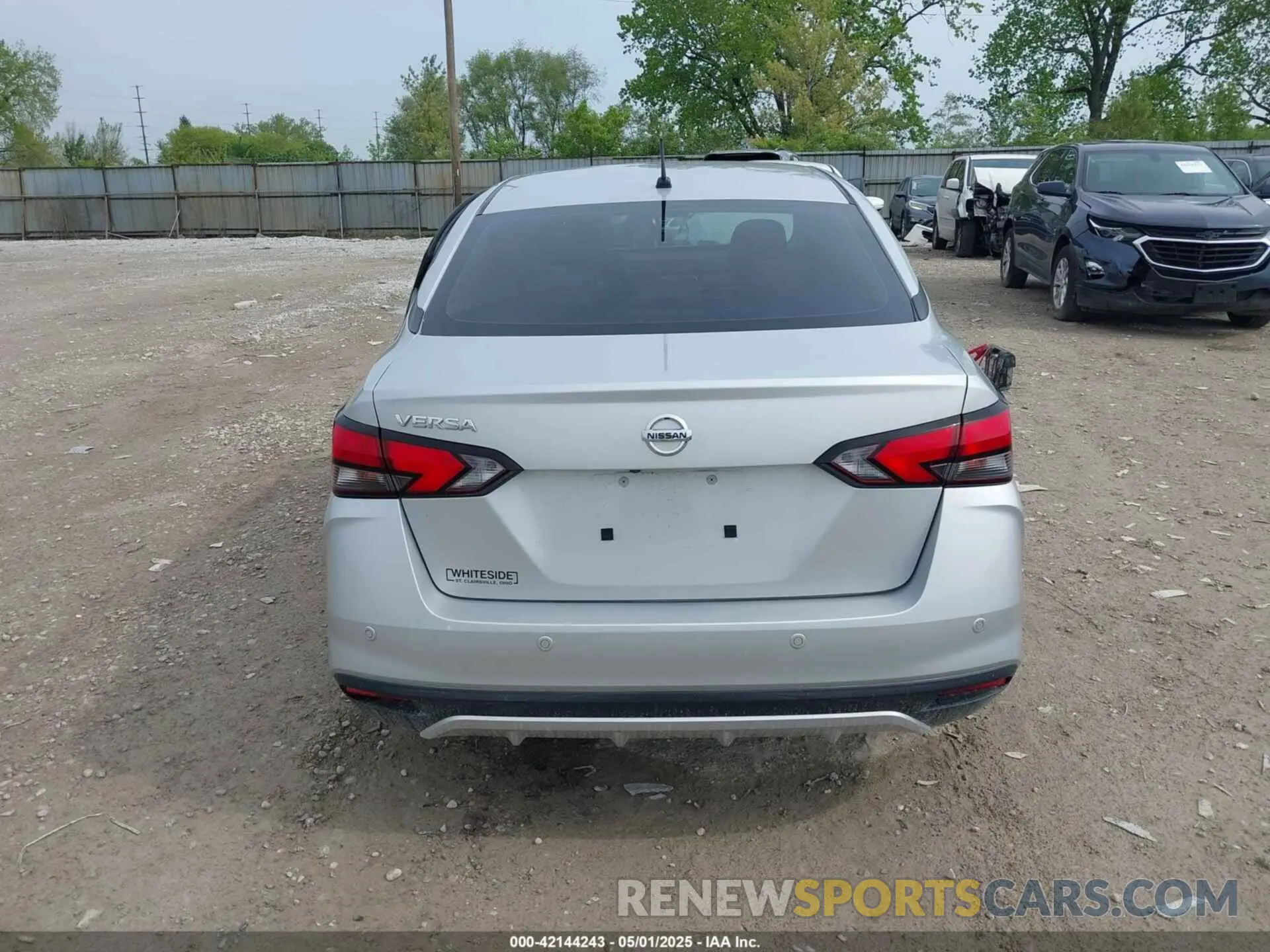 16 Photograph of a damaged car 3N1CN8DV9LL811941 NISSAN VERSA 2020