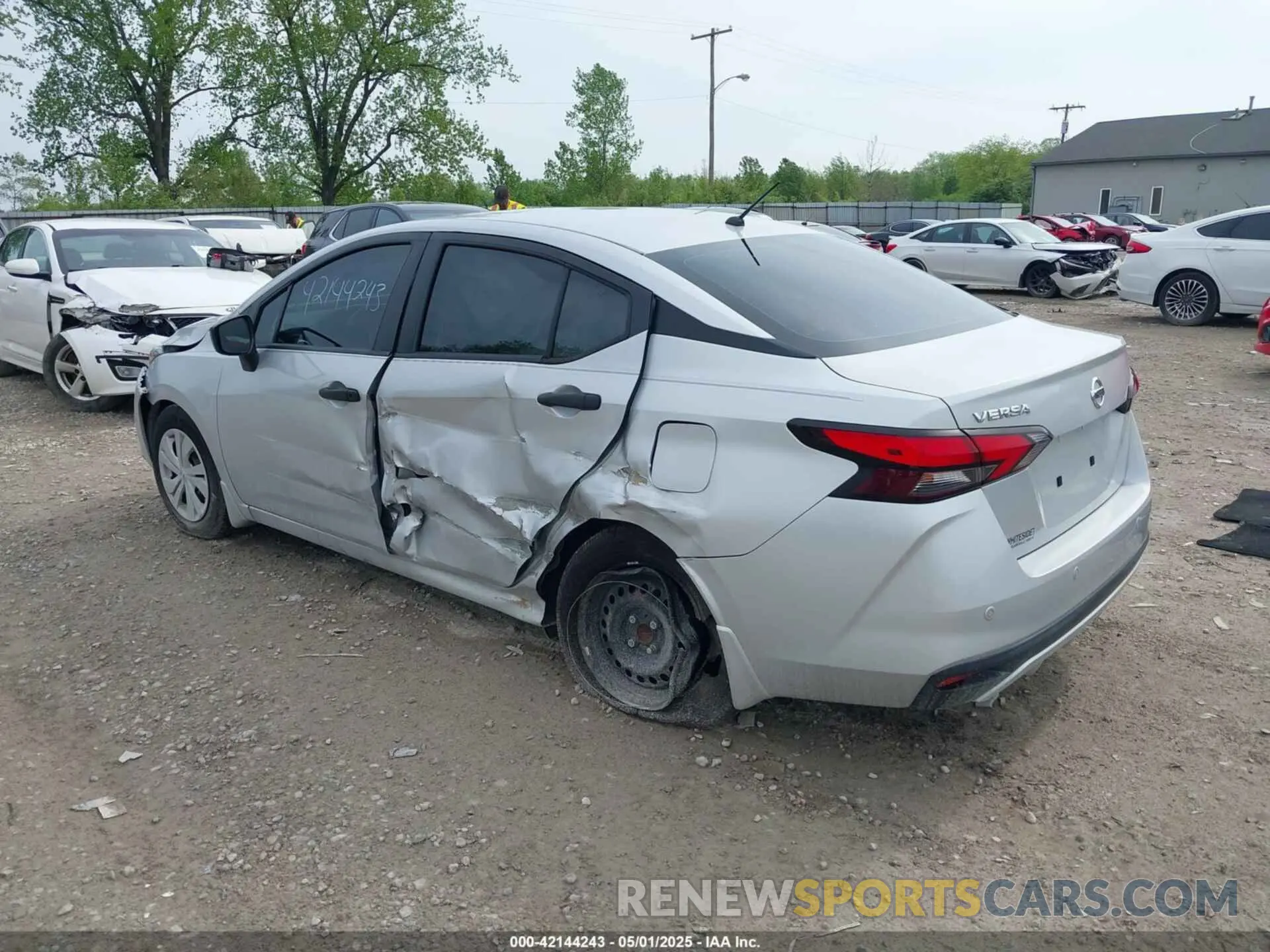 3 Photograph of a damaged car 3N1CN8DV9LL811941 NISSAN VERSA 2020