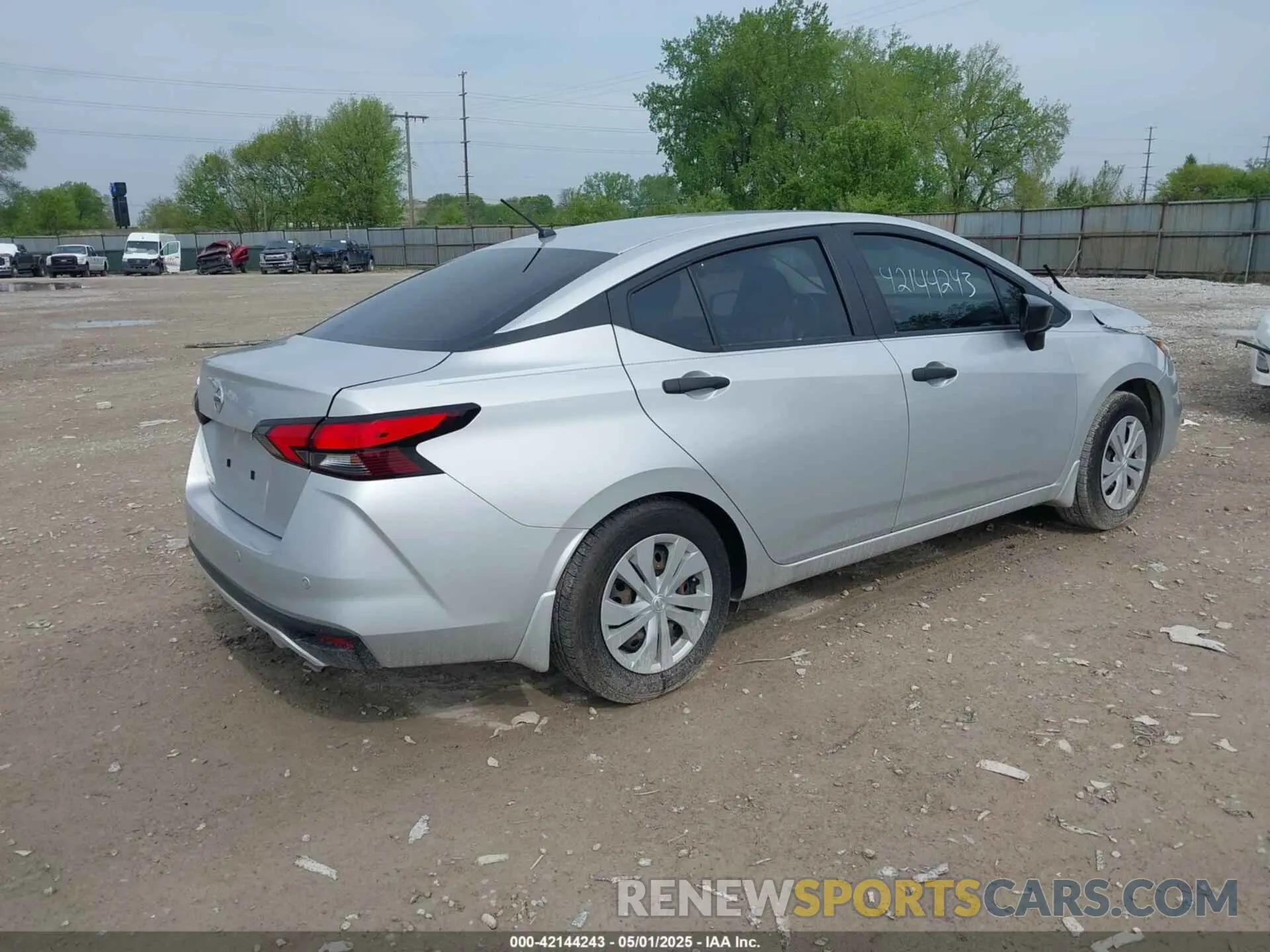 4 Photograph of a damaged car 3N1CN8DV9LL811941 NISSAN VERSA 2020