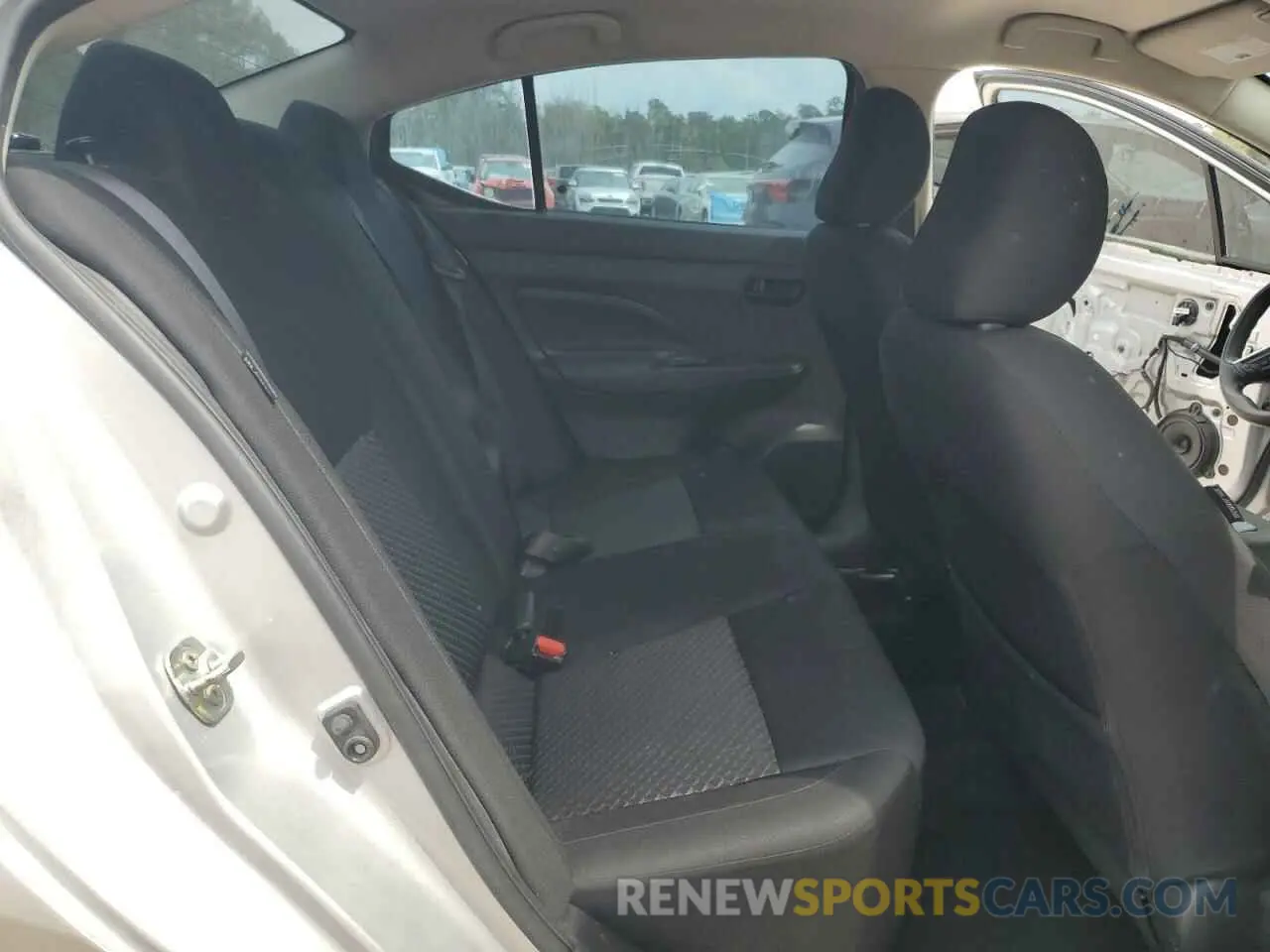 10 Photograph of a damaged car 3N1CN8DV9LL901008 NISSAN VERSA 2020