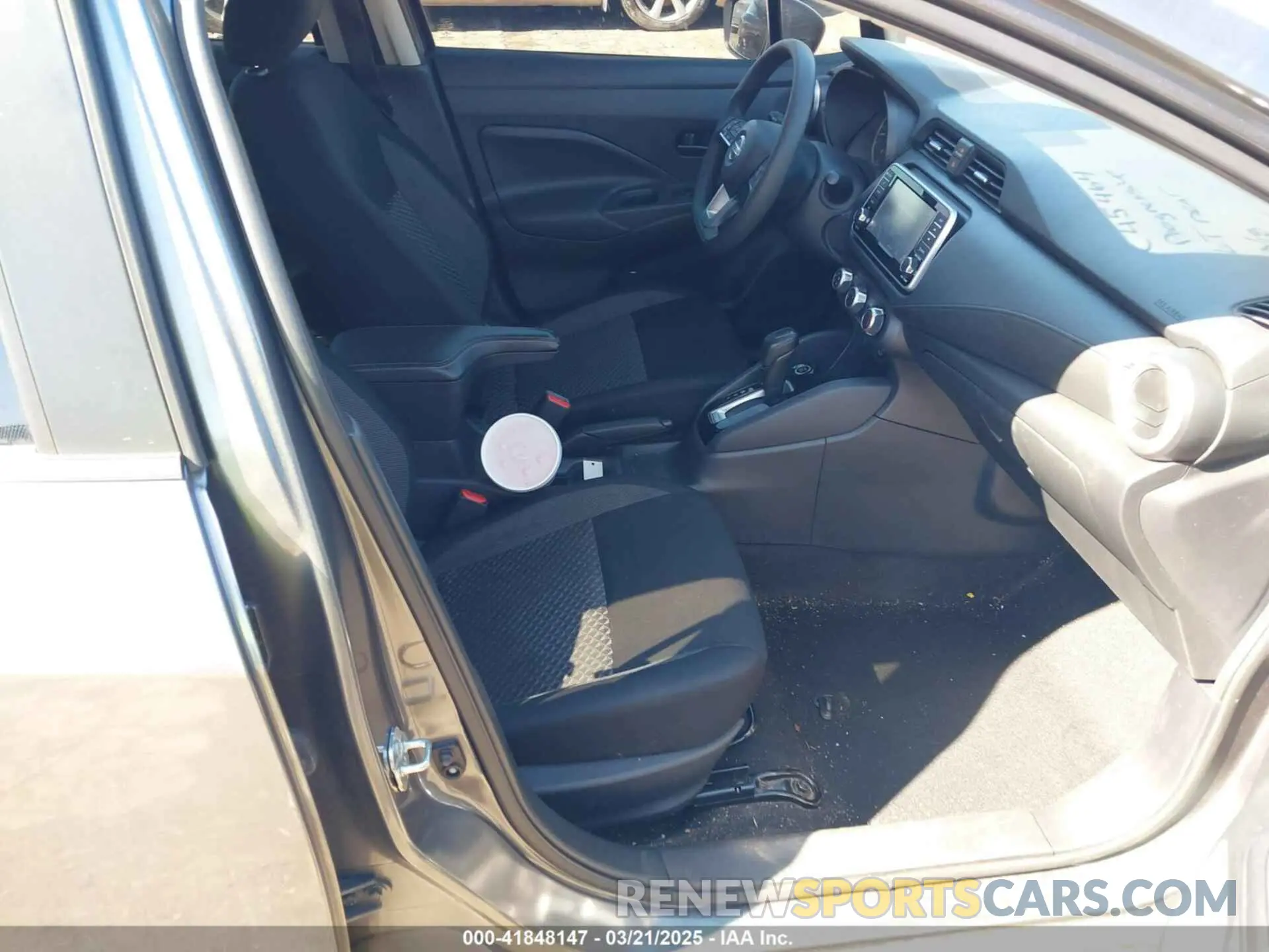 5 Photograph of a damaged car 3N1CN8DVXLL803721 NISSAN VERSA 2020