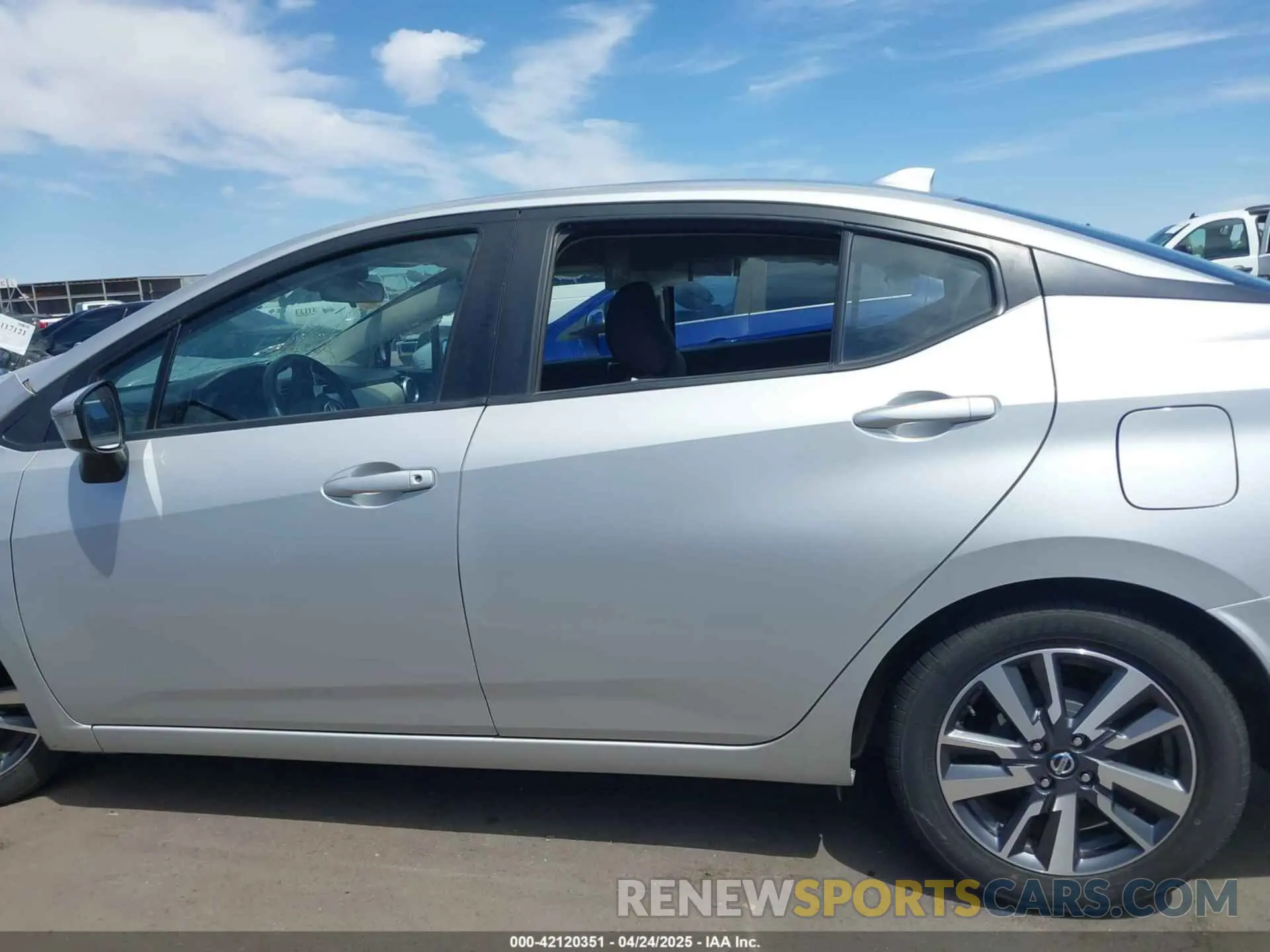 15 Photograph of a damaged car 3N1CN8EV0LL849444 NISSAN VERSA 2020