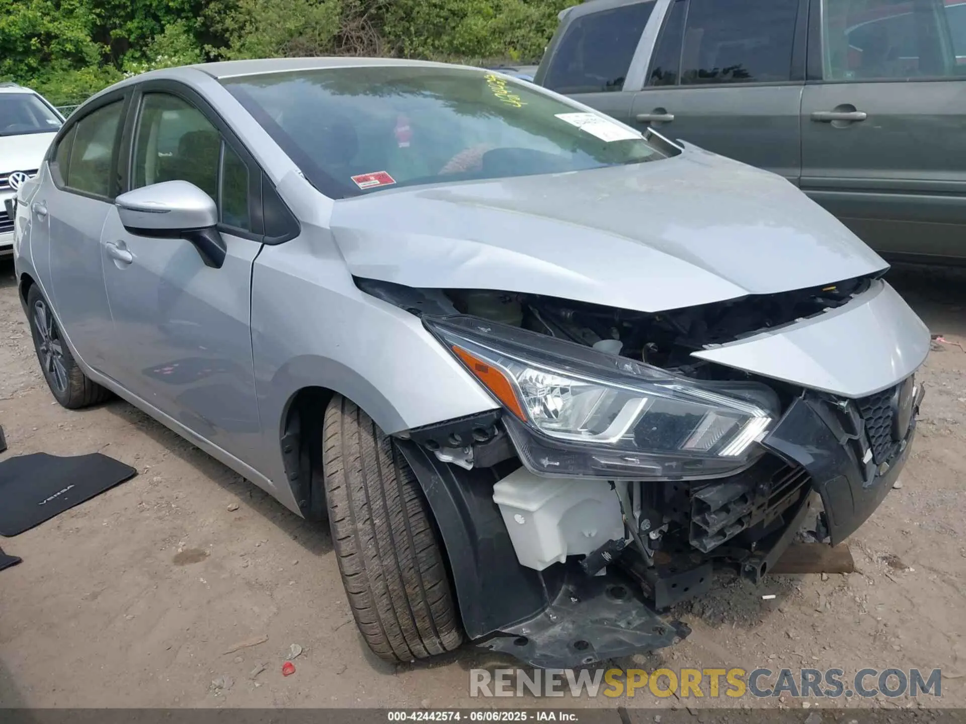 1 Photograph of a damaged car 3N1CN8EV0LL863571 NISSAN VERSA 2020